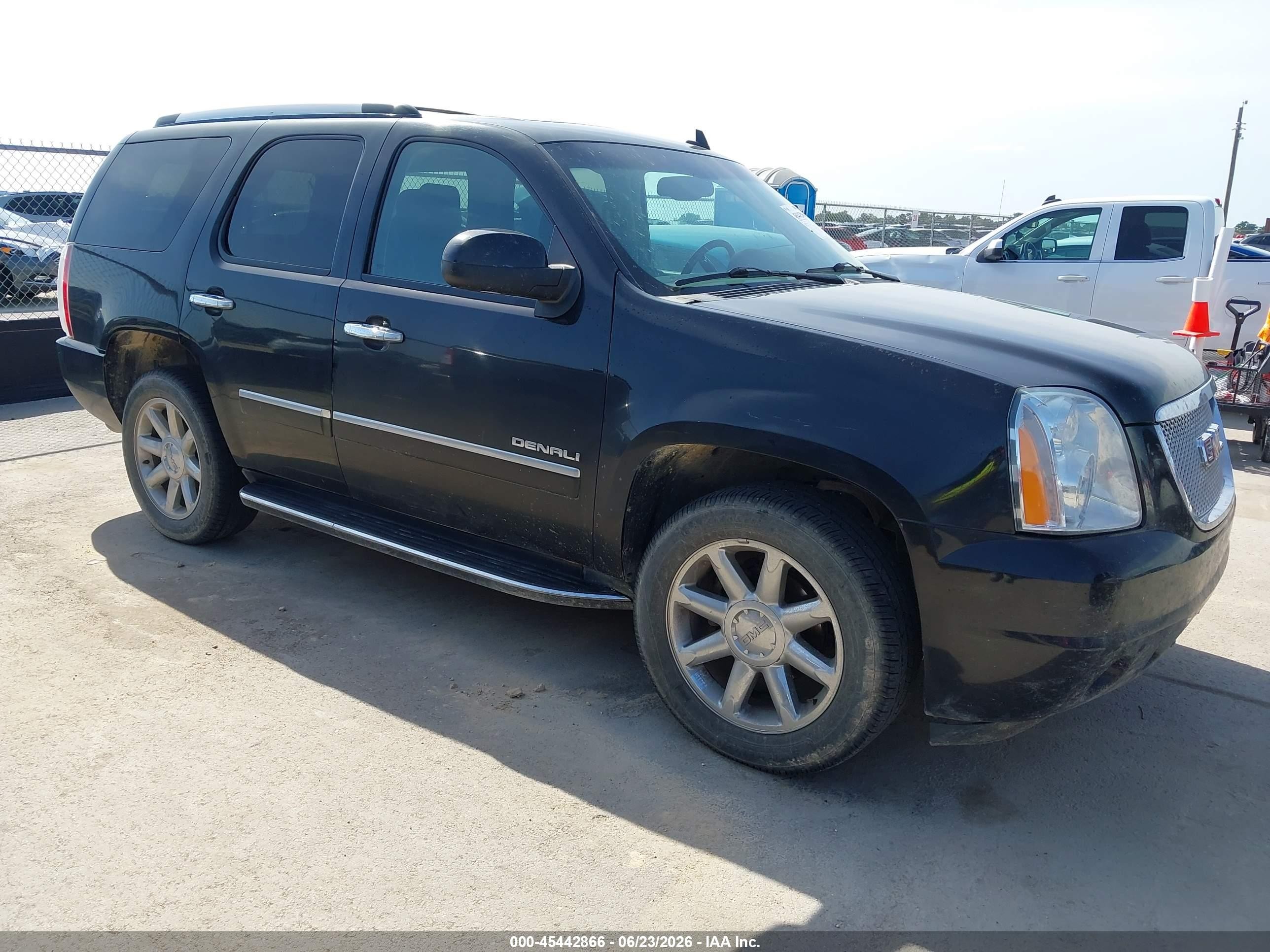 2012 GMC Yukon Denali, VIN 1GKS1EEF6CR167774 — Rear end