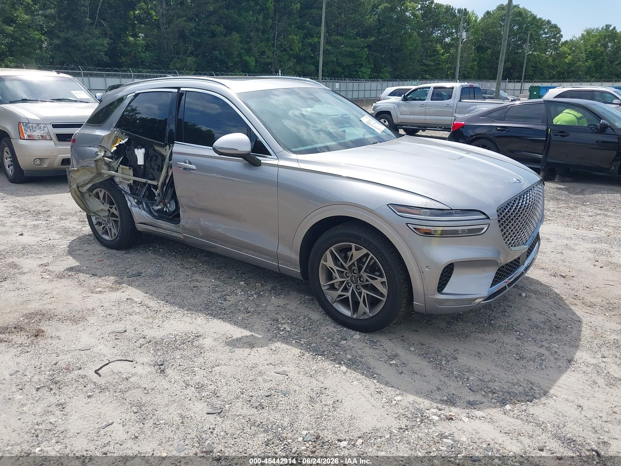2023 Genesis GV70 2.5T, VIN KMUMADTB1PU111580 — Side