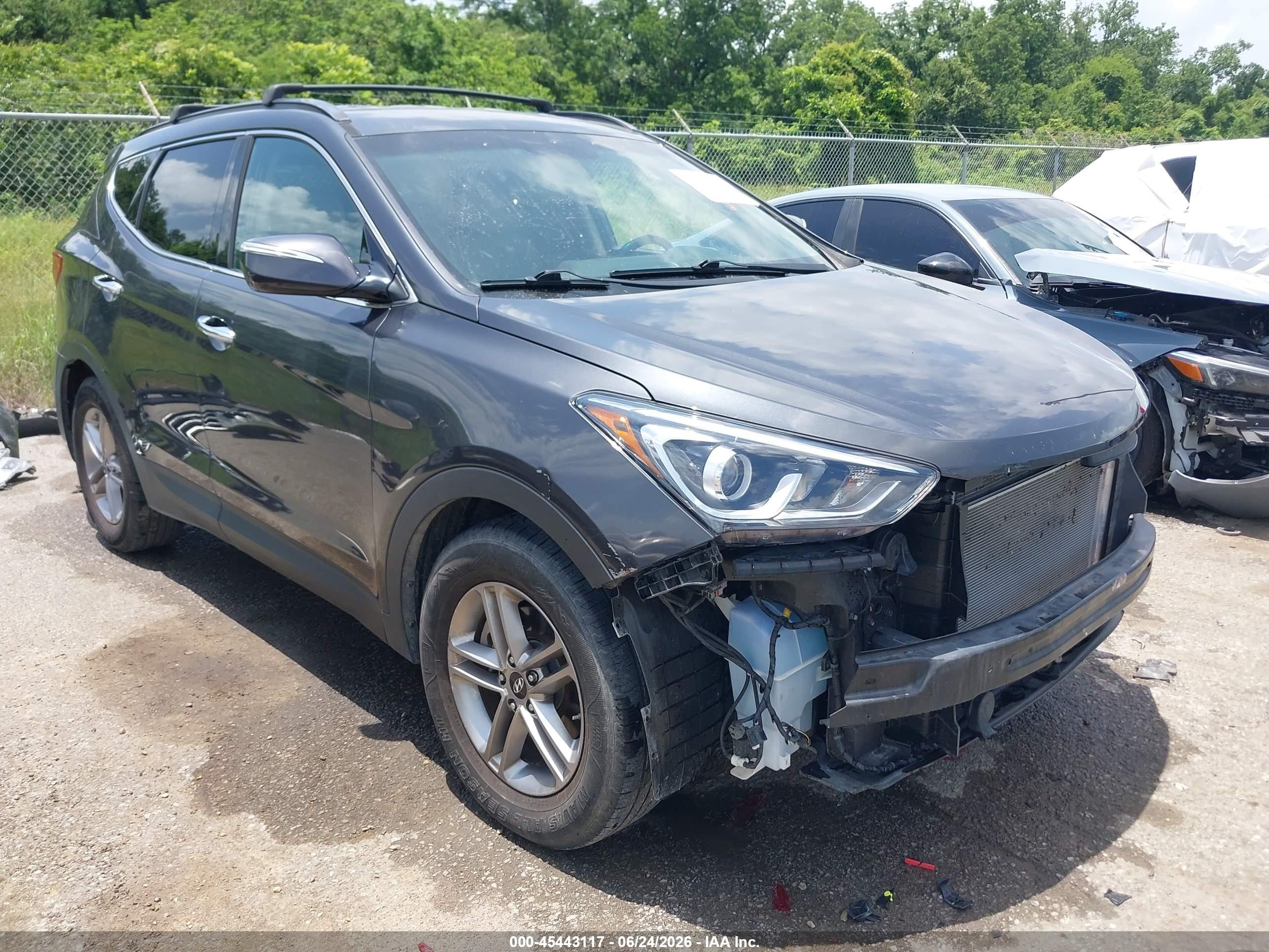 2017 Hyundai Santa Fe 2.4L, VIN 5XYZU3LB0HG461280 — Front end