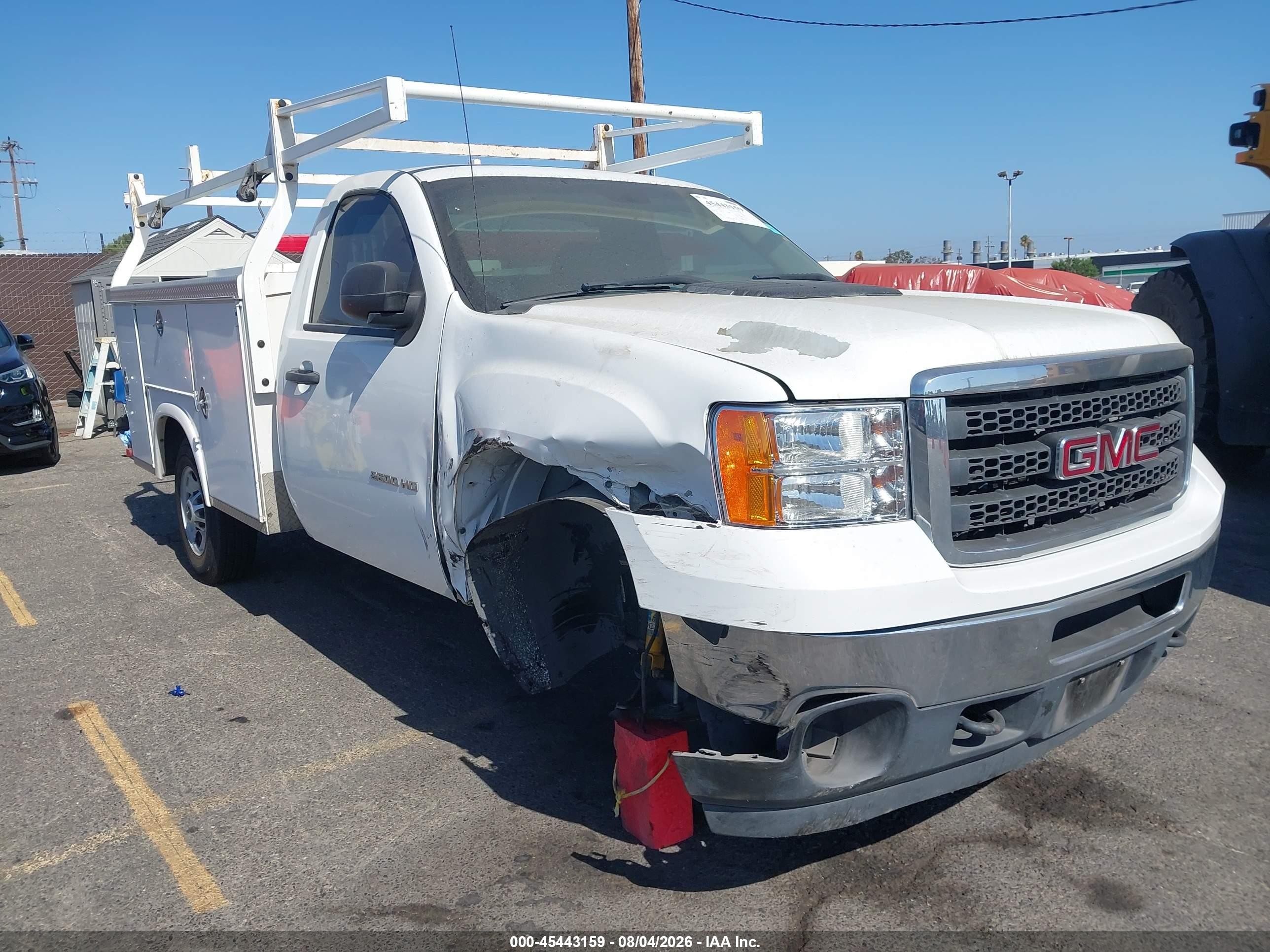 2012 GMC Sierra 2500HD, VIN 1GD01ZCG8CF241053 — Front end