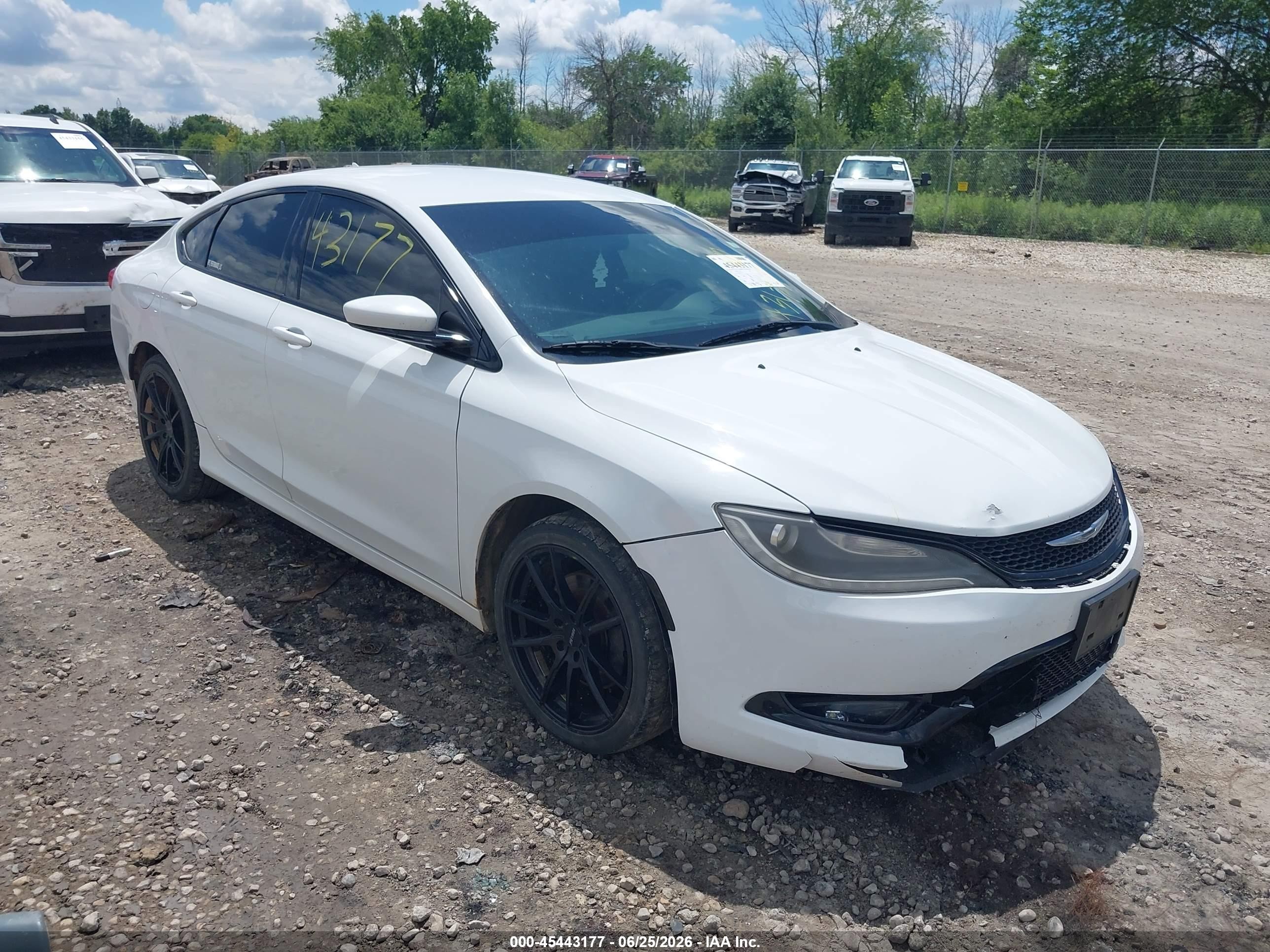 2015 Chrysler 200 S, VIN 1C3CCCDG8FN511999 — Front end