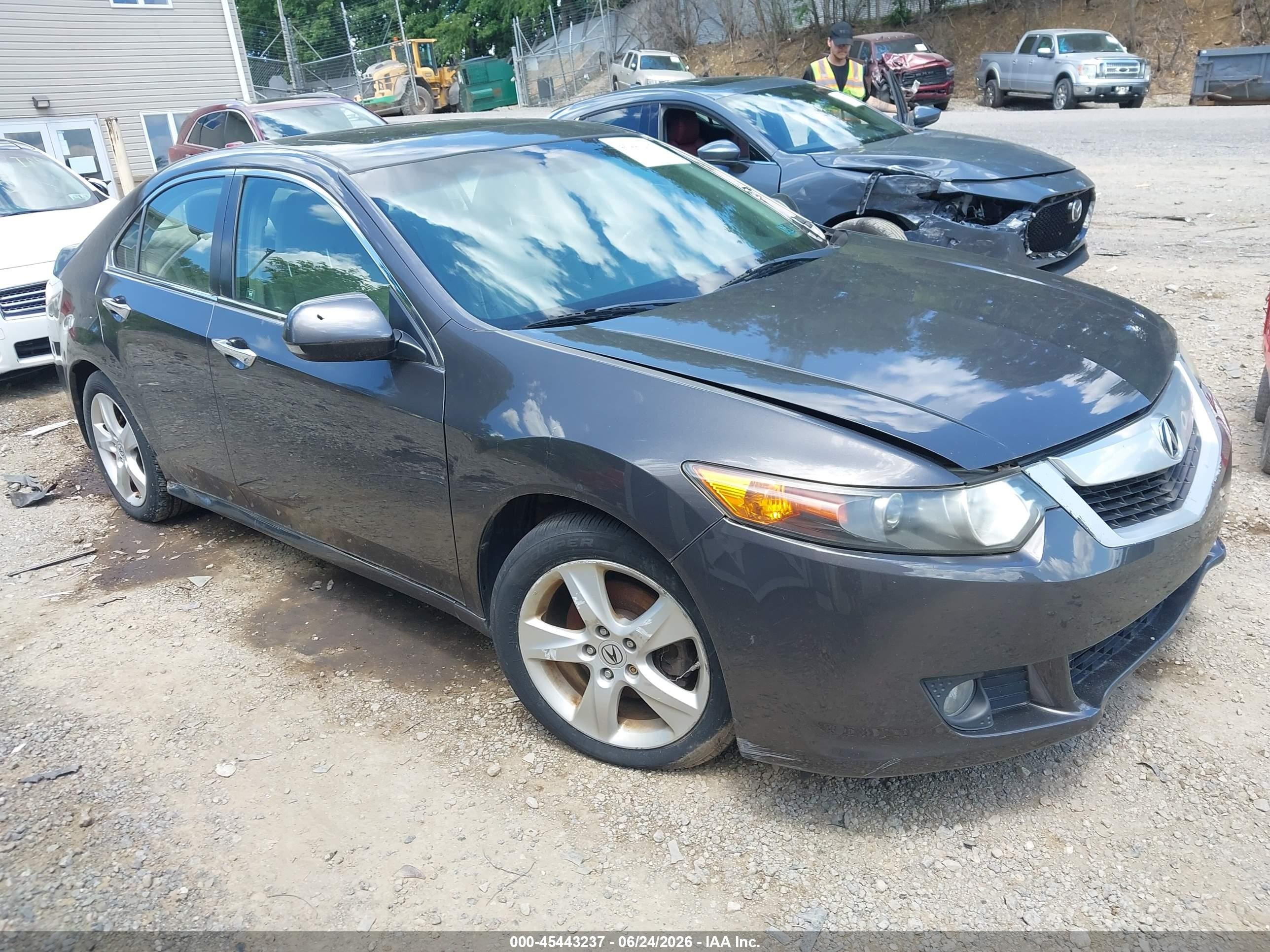 2010 Acura TSX, VIN JH4CU2F63AC013249 — Обычный износ