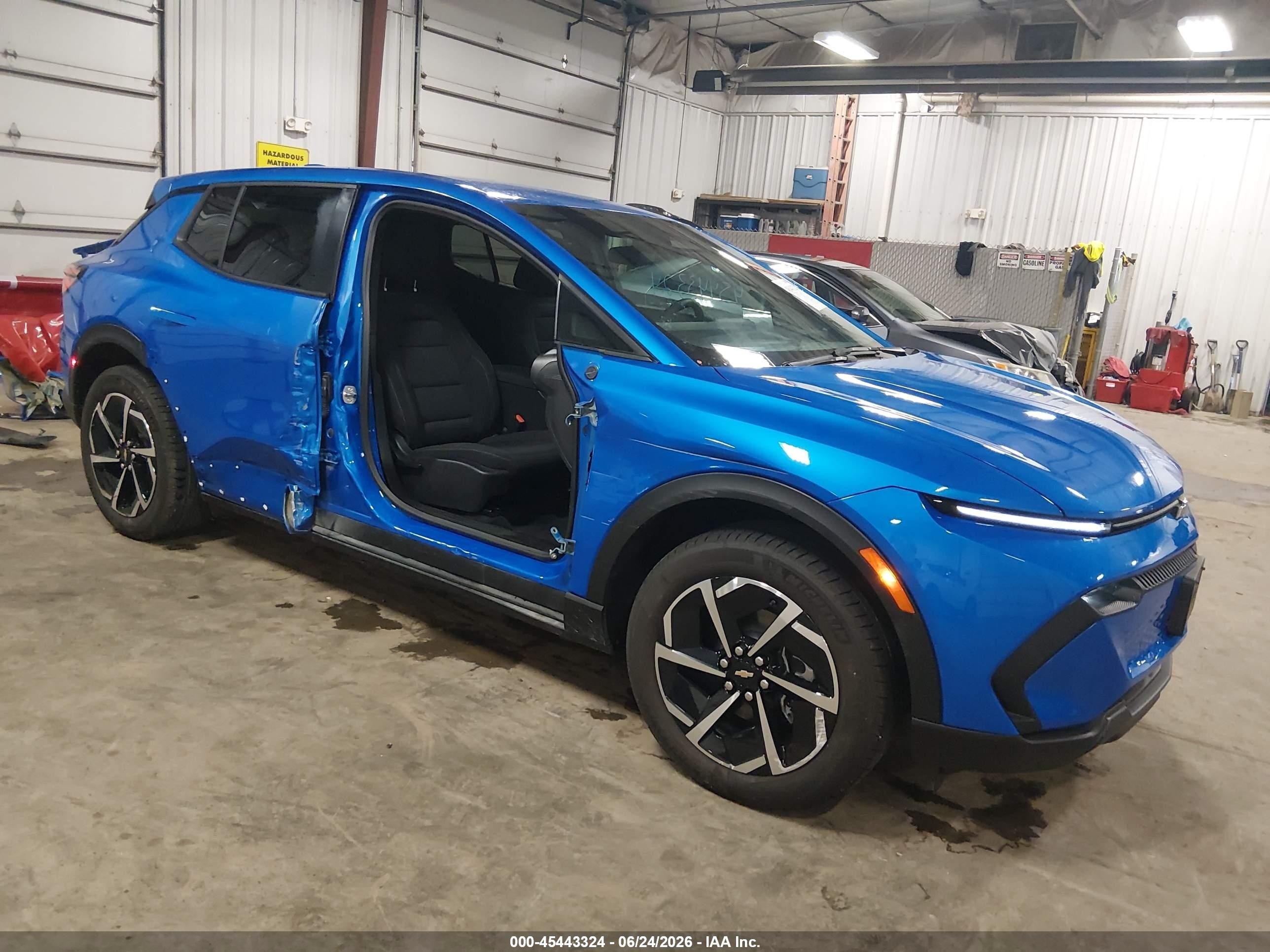 2025 Chevrolet Equinox EV LT, VIN 3GN7DMRR1SS246134 — Бок