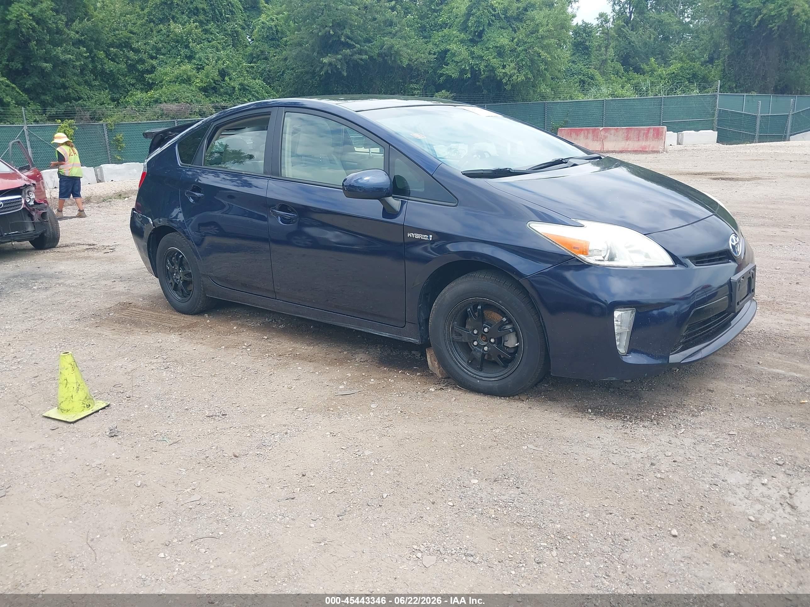 2014 Toyota Prius Three, VIN JTDKN3DU9E1800077 — Rear end