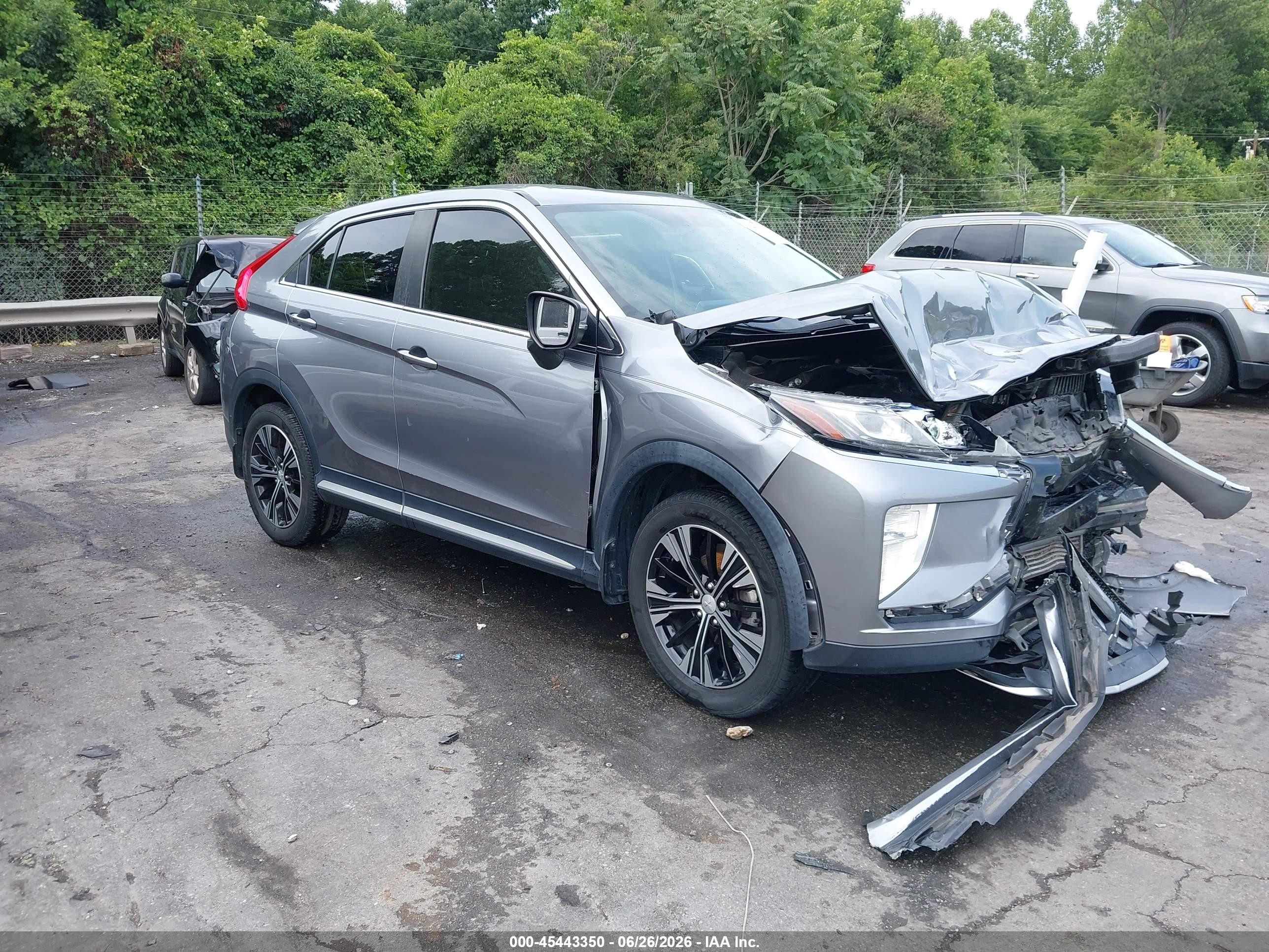 2018 Mitsubishi Eclipse Cross SE, VIN JA4AT5AA8JZ038695 — Front end