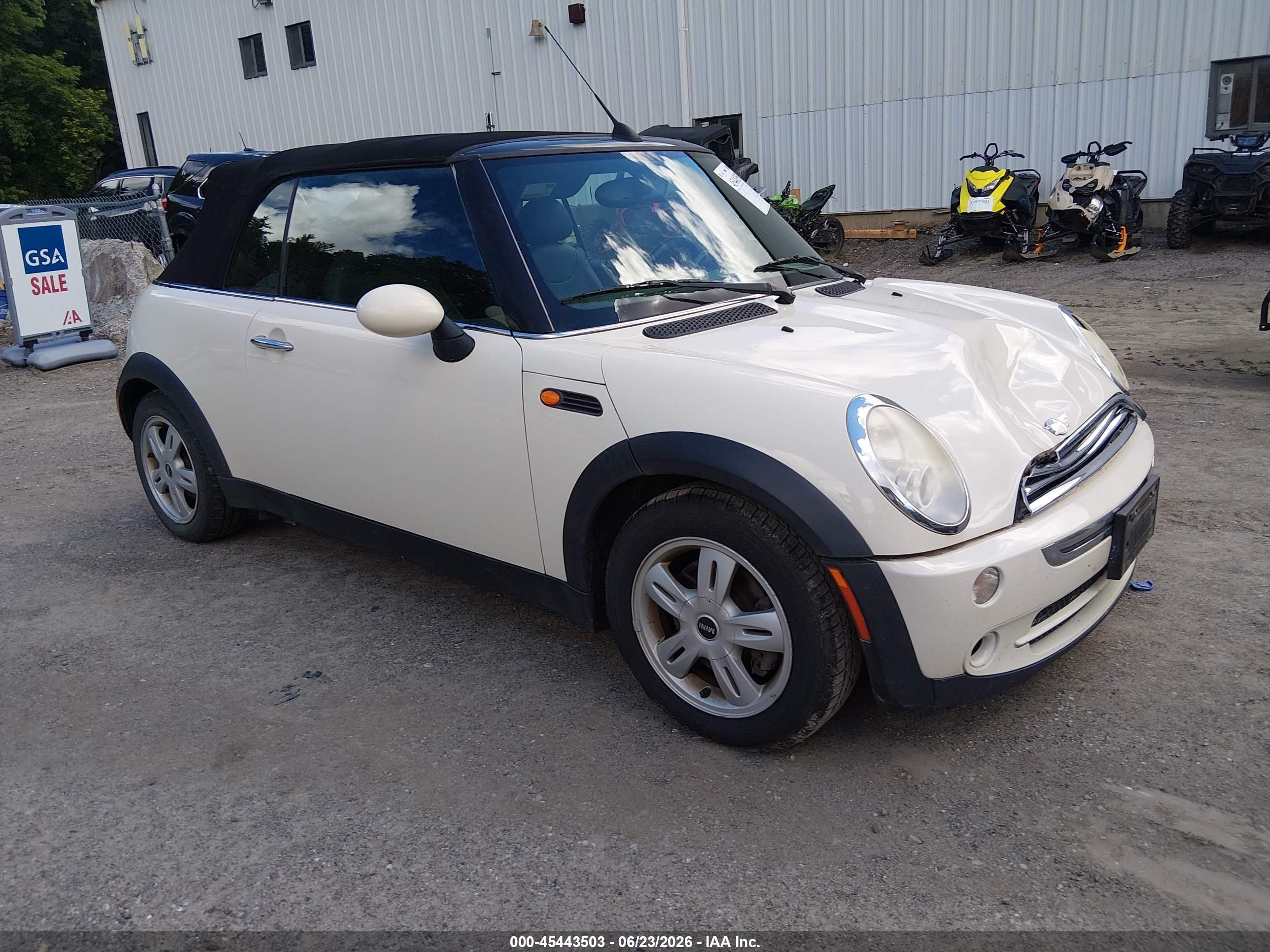 2007 MINI Convertible, VIN WMWRF33537TF67133 — Перед