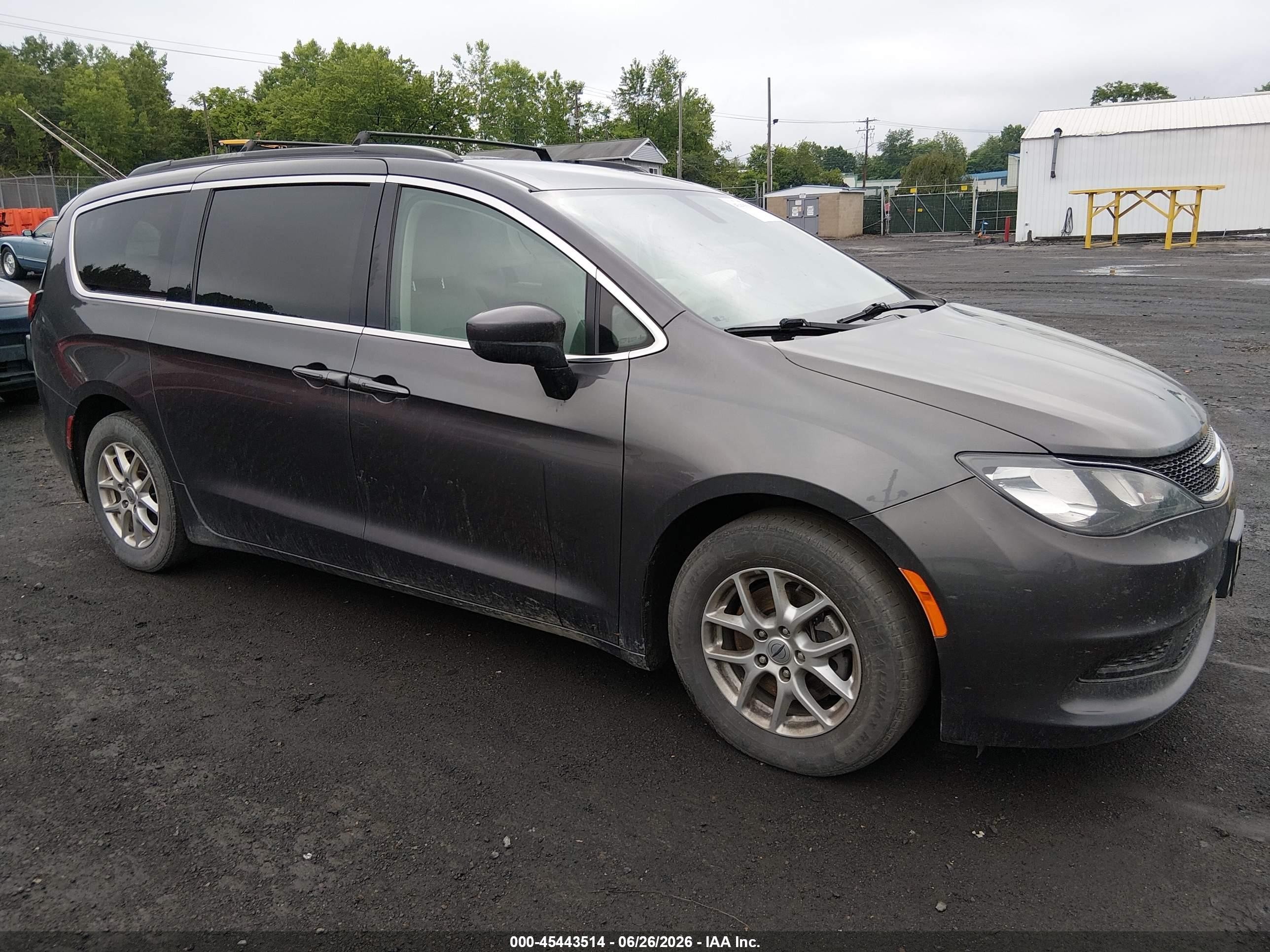 2021 Chrysler Voyager LXi, VIN 2C4RC1DG3MR551983 — Front end