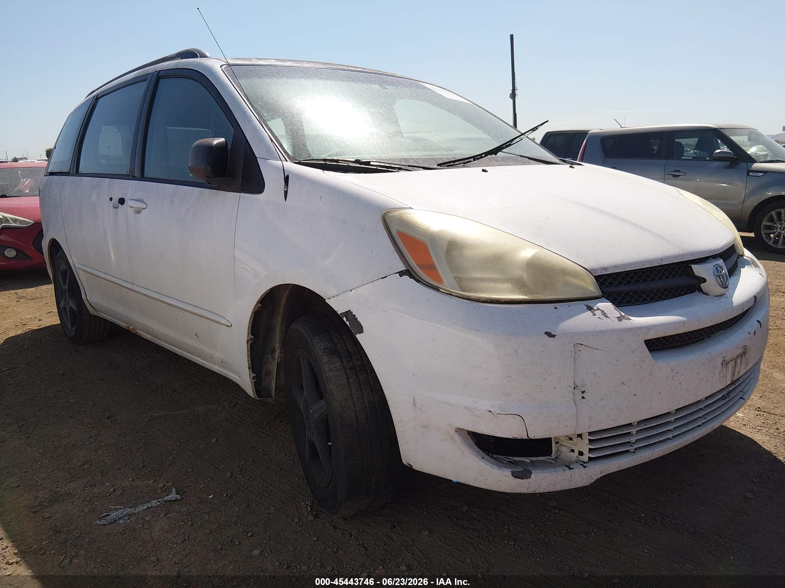2005 Toyota Sienna LE, VIN 5TDZA23C35S343413 — Normal wear