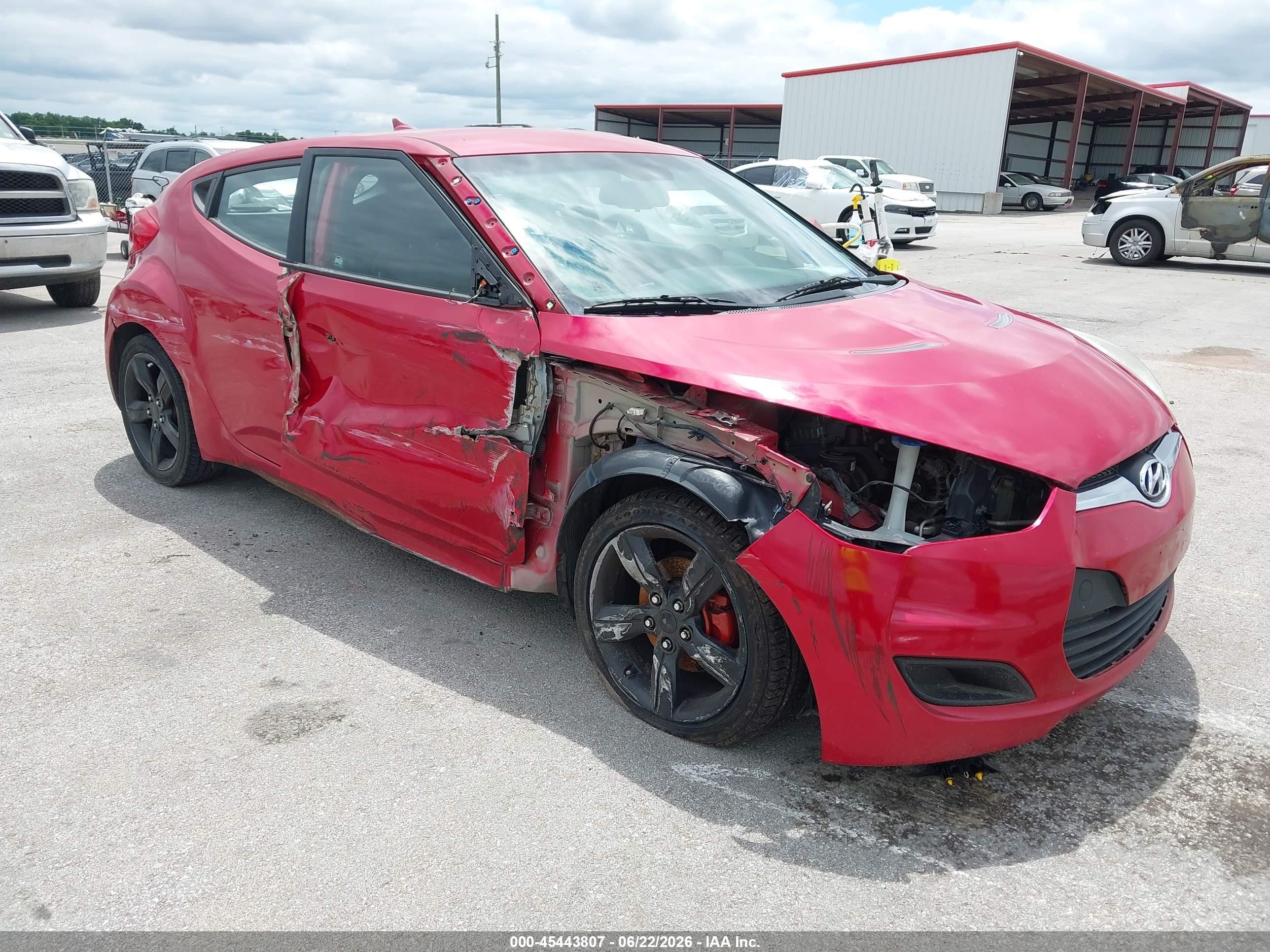 2013 Hyundai Veloster w/Black Int, VIN KMHTC6AD5DU167540 — Бок