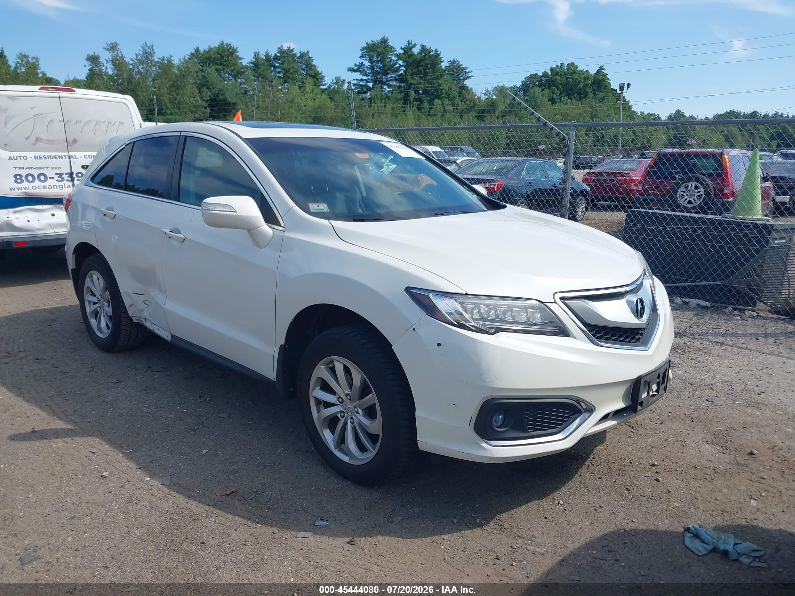2018 Acura RDX Technology, VIN 5J8TB4H52JL009721 — Side