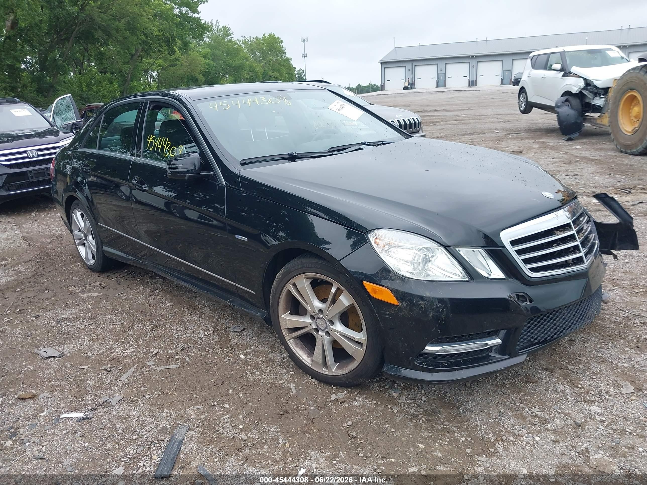 2012 Mercedes-Benz E 350 Sport, VIN WDDHF8JB9CA598660 — Front end