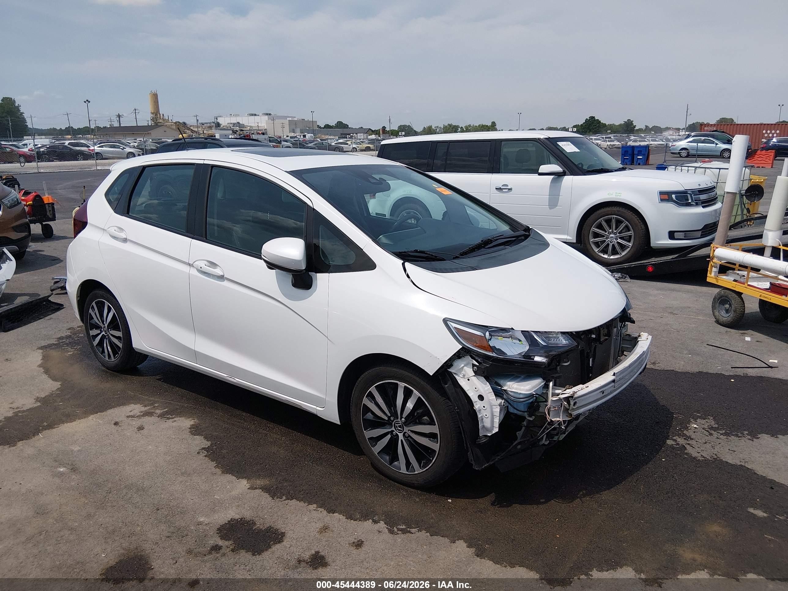 2018 Honda Fit EX-L, VIN 3HGGK5H00JM730582 — Front end