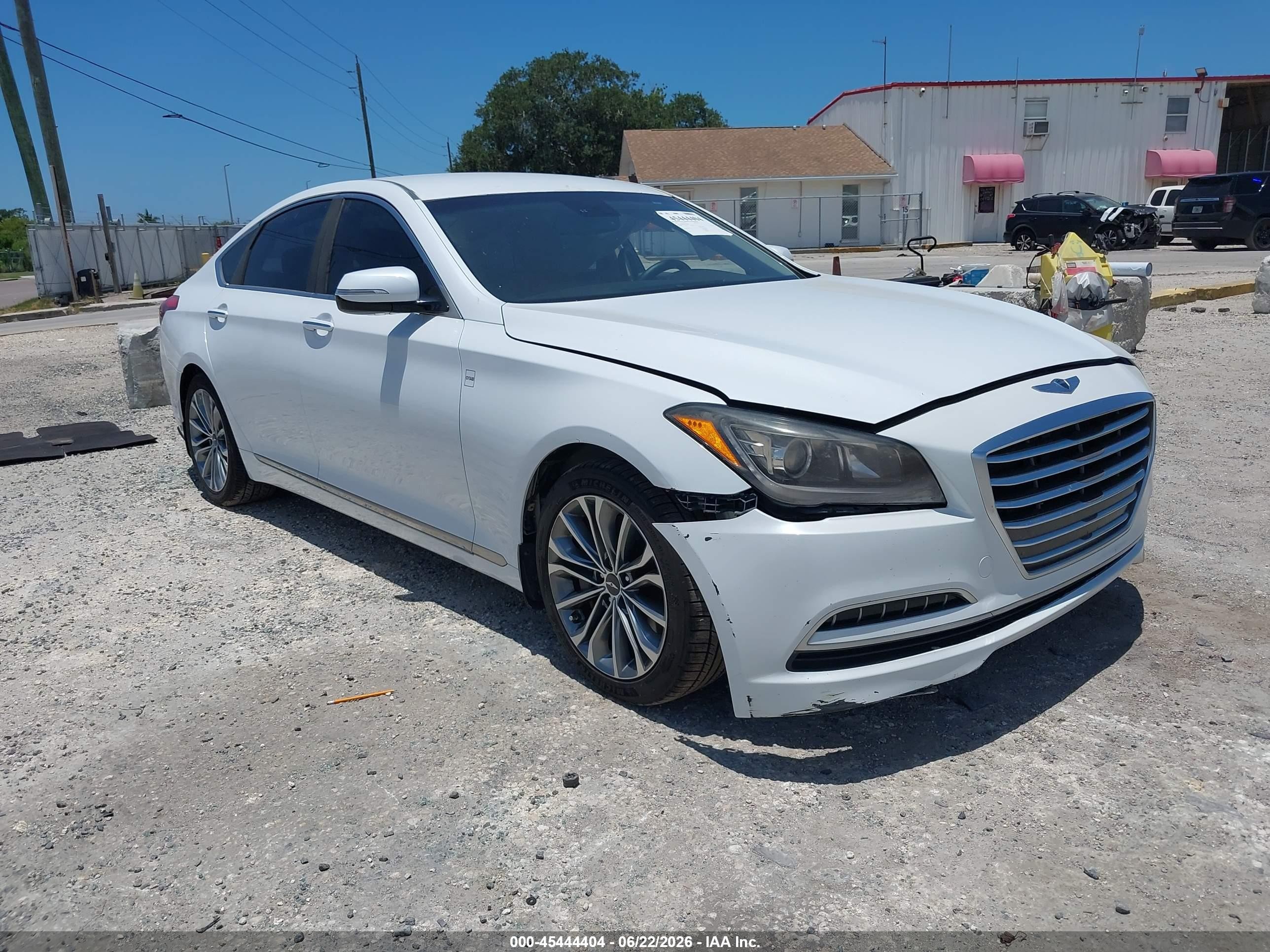 2015 Hyundai Genesis 3.8L, VIN KMHGN4JEXFU098632 — Перед