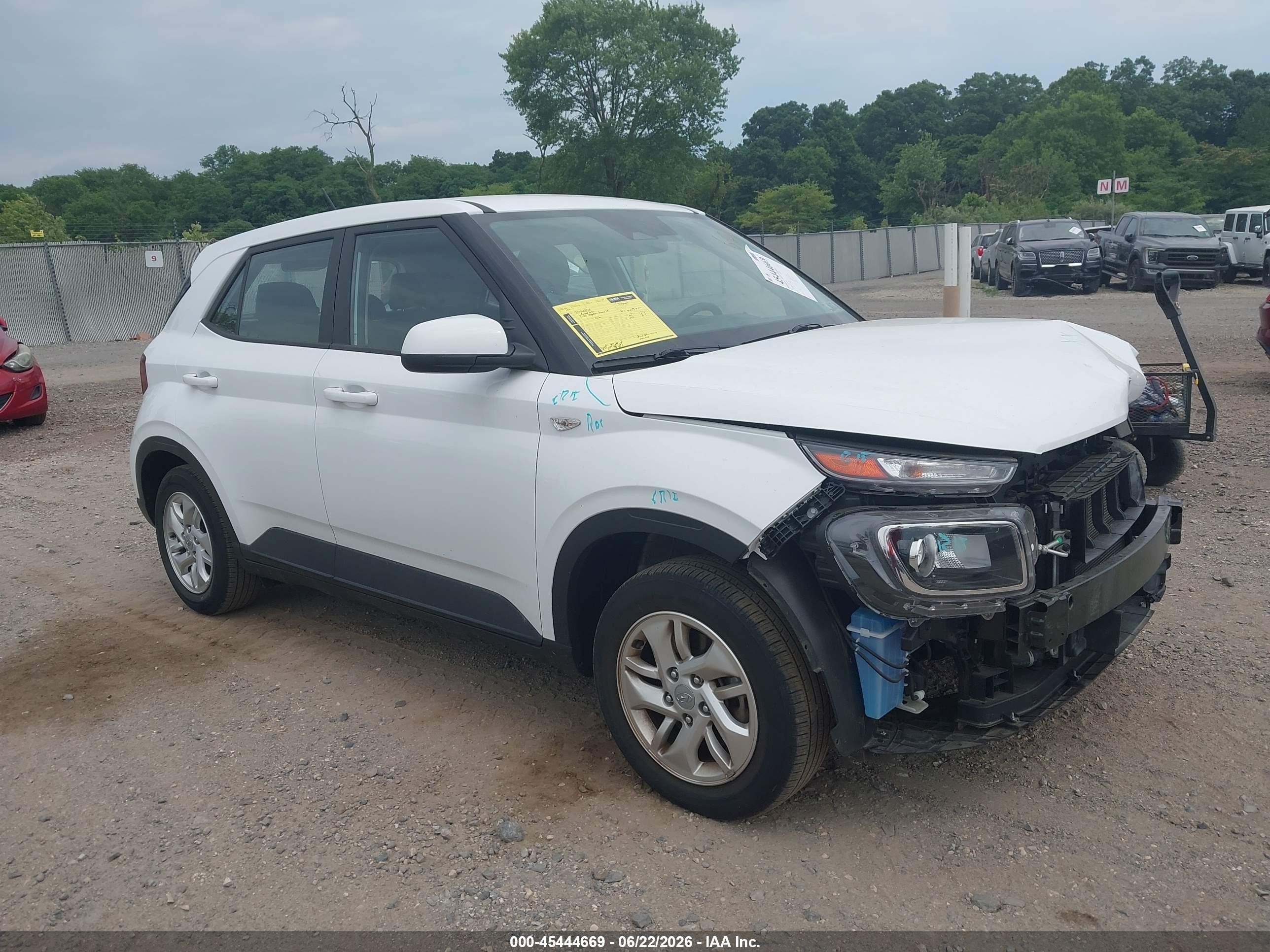 2023 Hyundai Venue SE, VIN KMHRB8A3XPU212279 — Front end