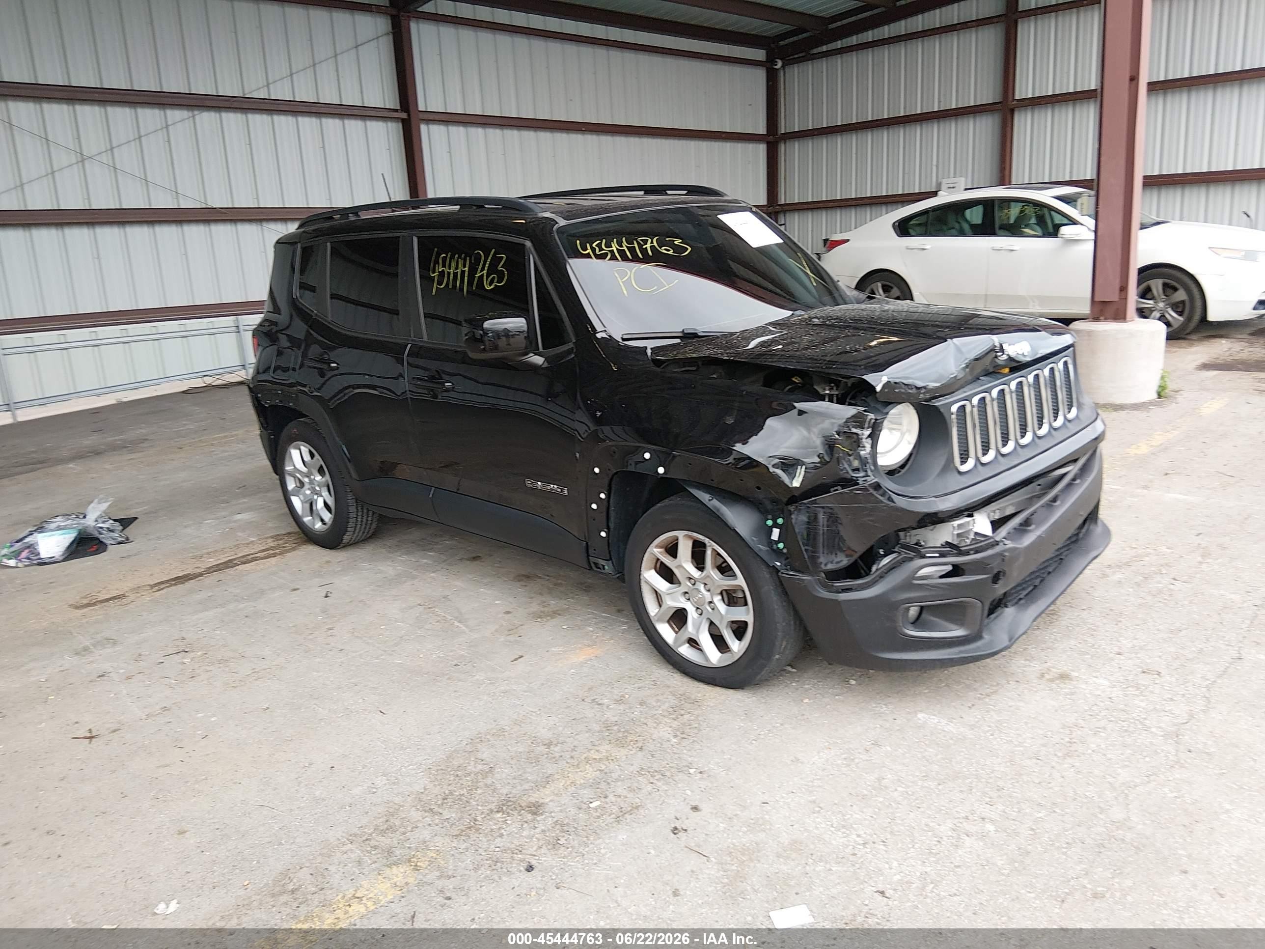 2018 Jeep Renegade Latitude, VIN ZACCJABB0JPH48547 — Front end