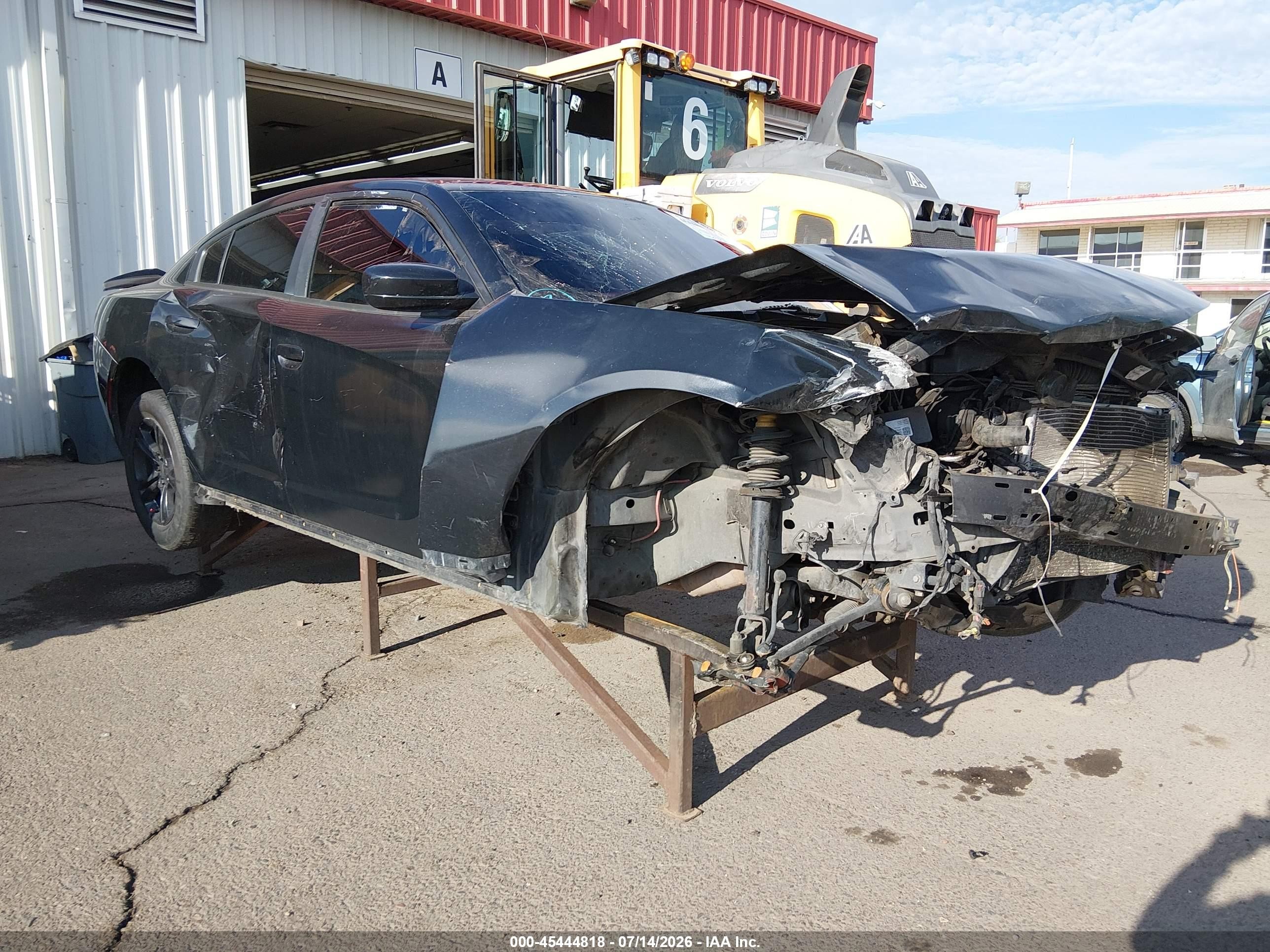 2015 Dodge Charger SE, VIN 2C3CDXBG4FH753057 — Front end