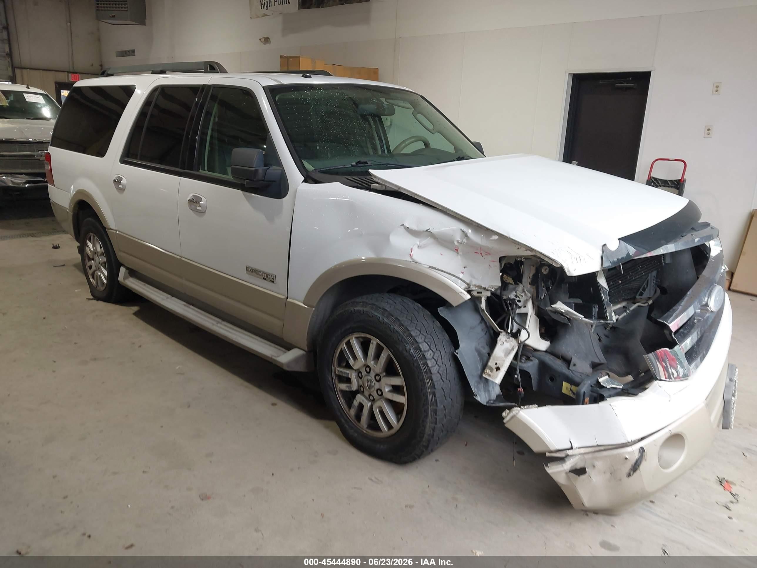 2007 Ford Expedition Max Eddie Bauer, VIN 1FMFK18537LA02307 — Front end