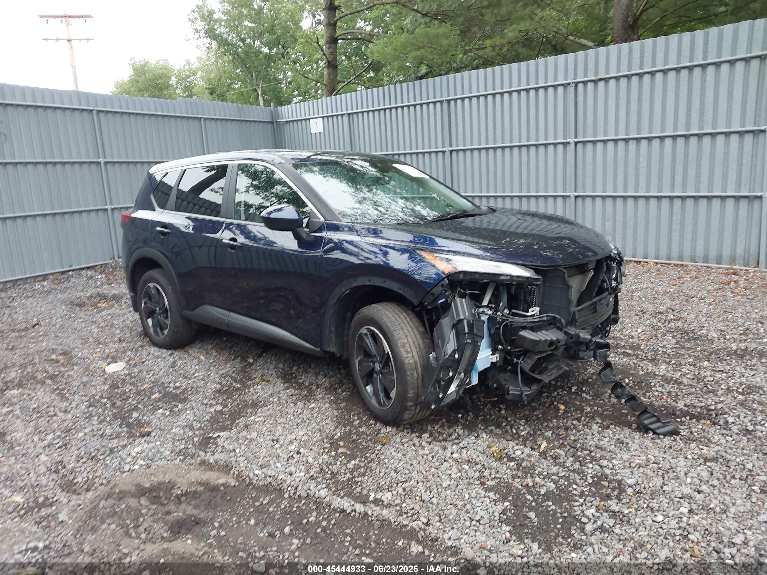 2025 Nissan Rogue SV, VIN JN8BT3BB0SW153580 — Front end