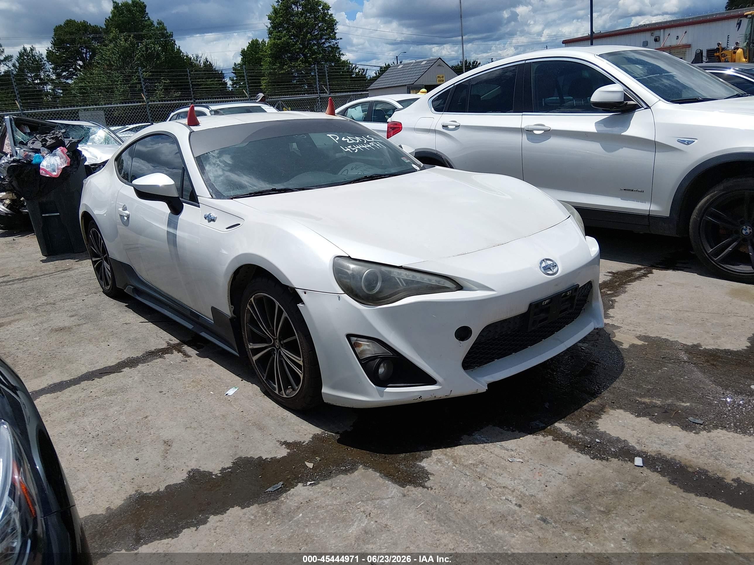 2013 Scion FR-S, VIN JF1ZNAA19D1712812 — Normal wear