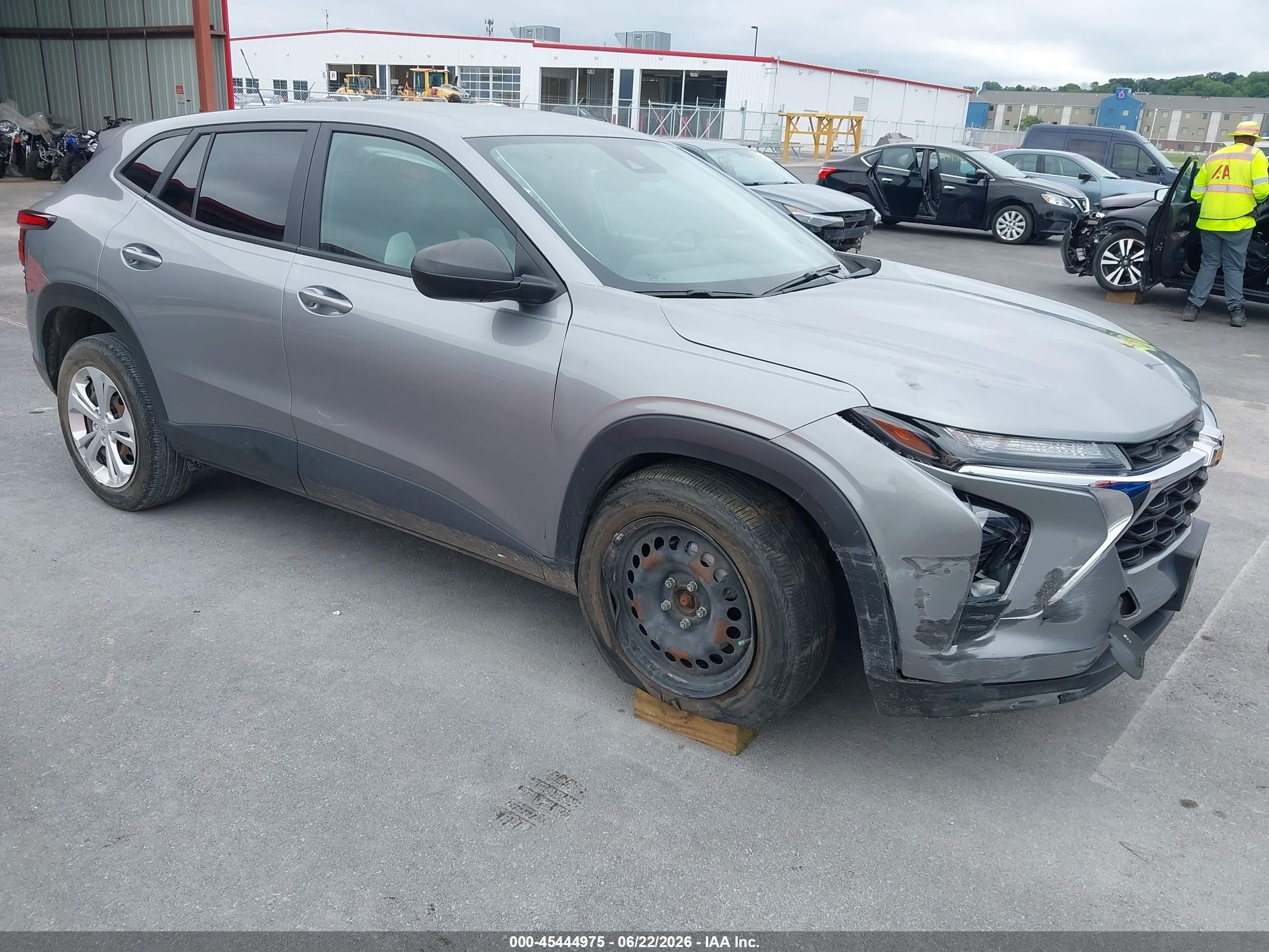 2024 Chevrolet Trax LS, VIN KL77LFE24RC045048 — Front end