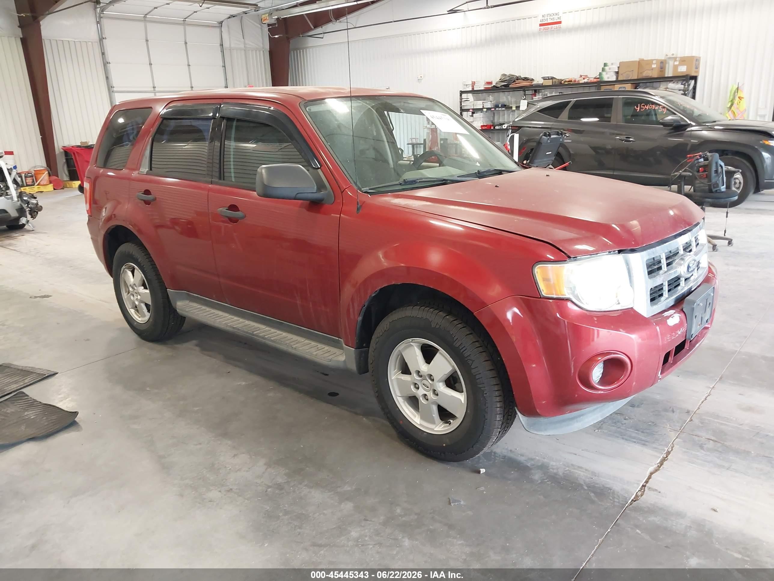 2012 Ford Escape XLS, VIN 1FMCU0C71CKC26482 — Front end