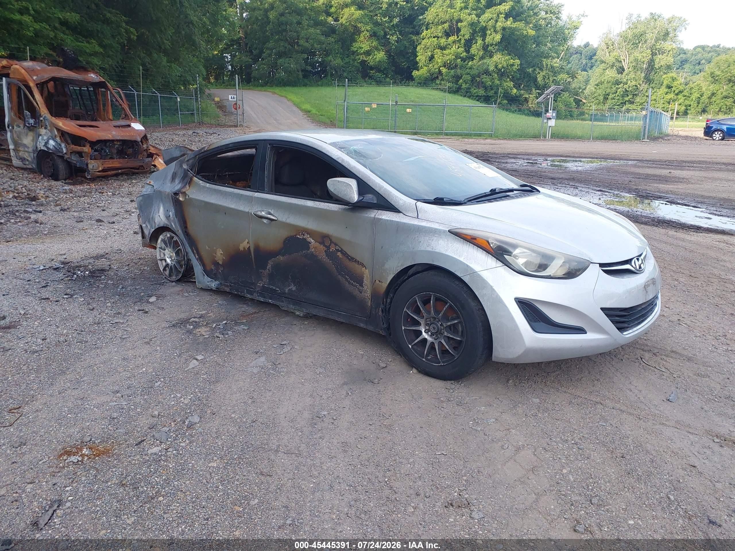 2016 Hyundai Elantra SE, VIN 5NPDH4AE0GH668714 — Engine fire