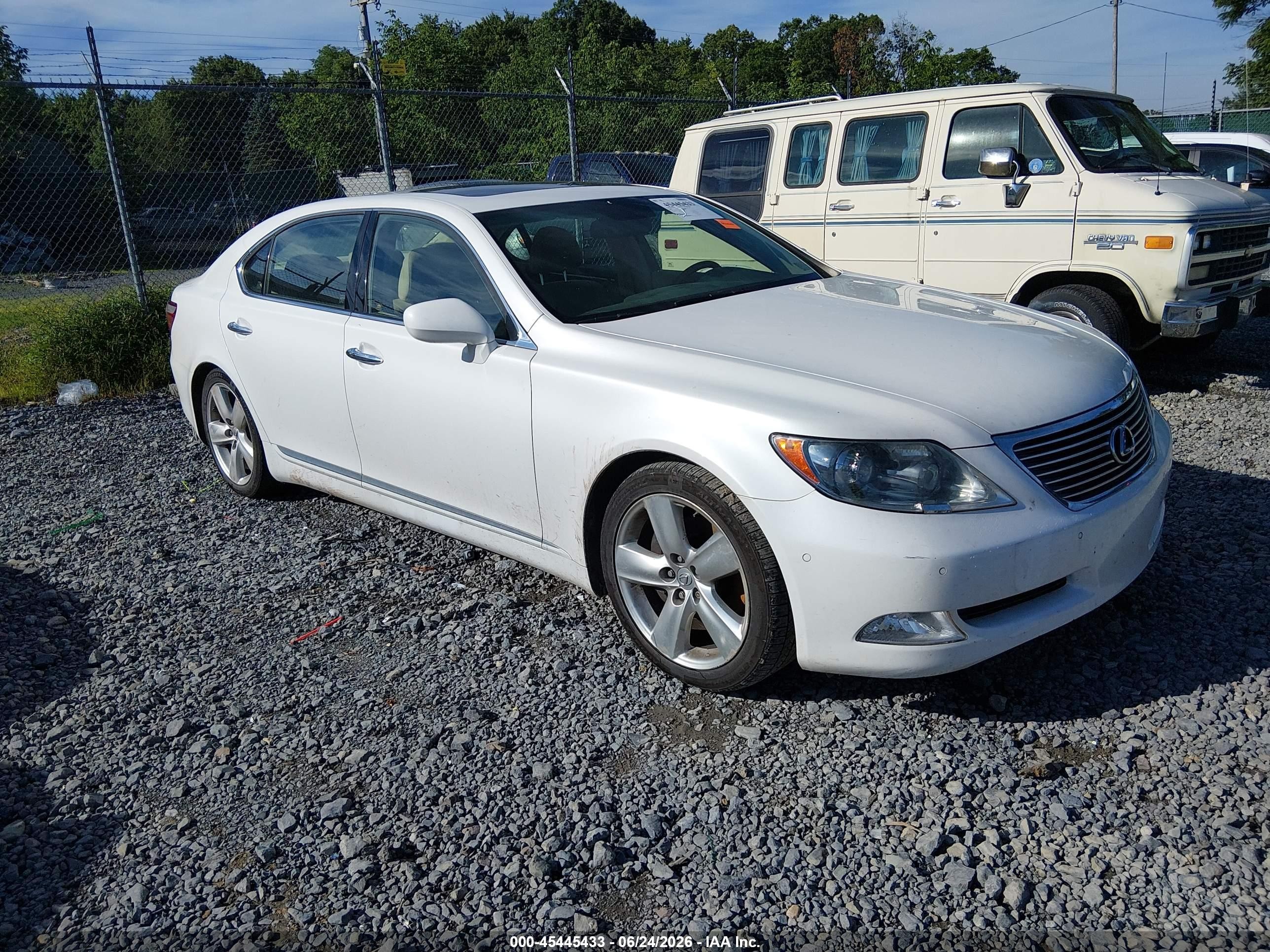 2008 Lexus LS 460 L, VIN JTHGL46F185032994 — Undercarriage