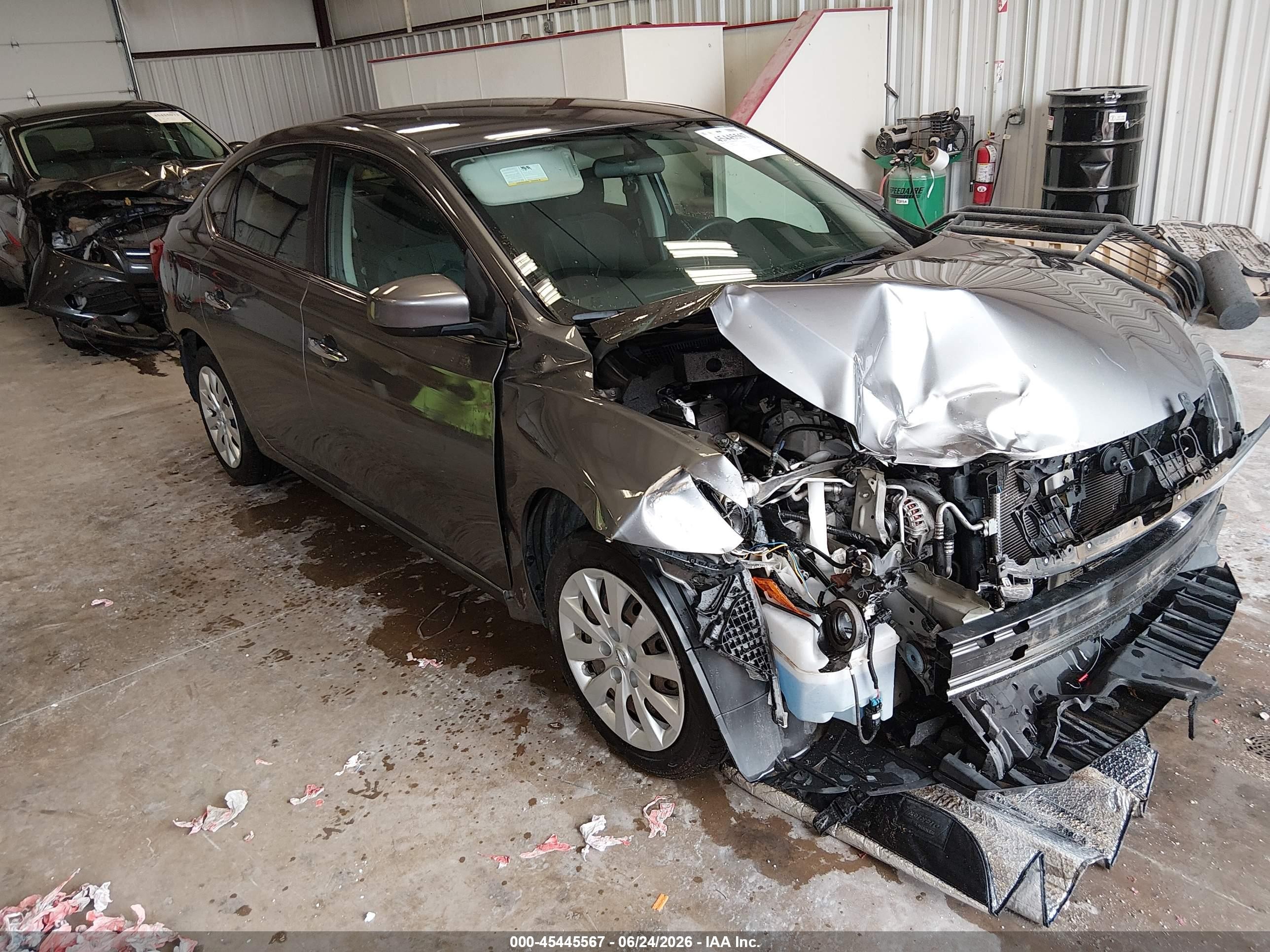 2017 Nissan Sentra SR, VIN 3N1AB7AP0HY303657 — Front end