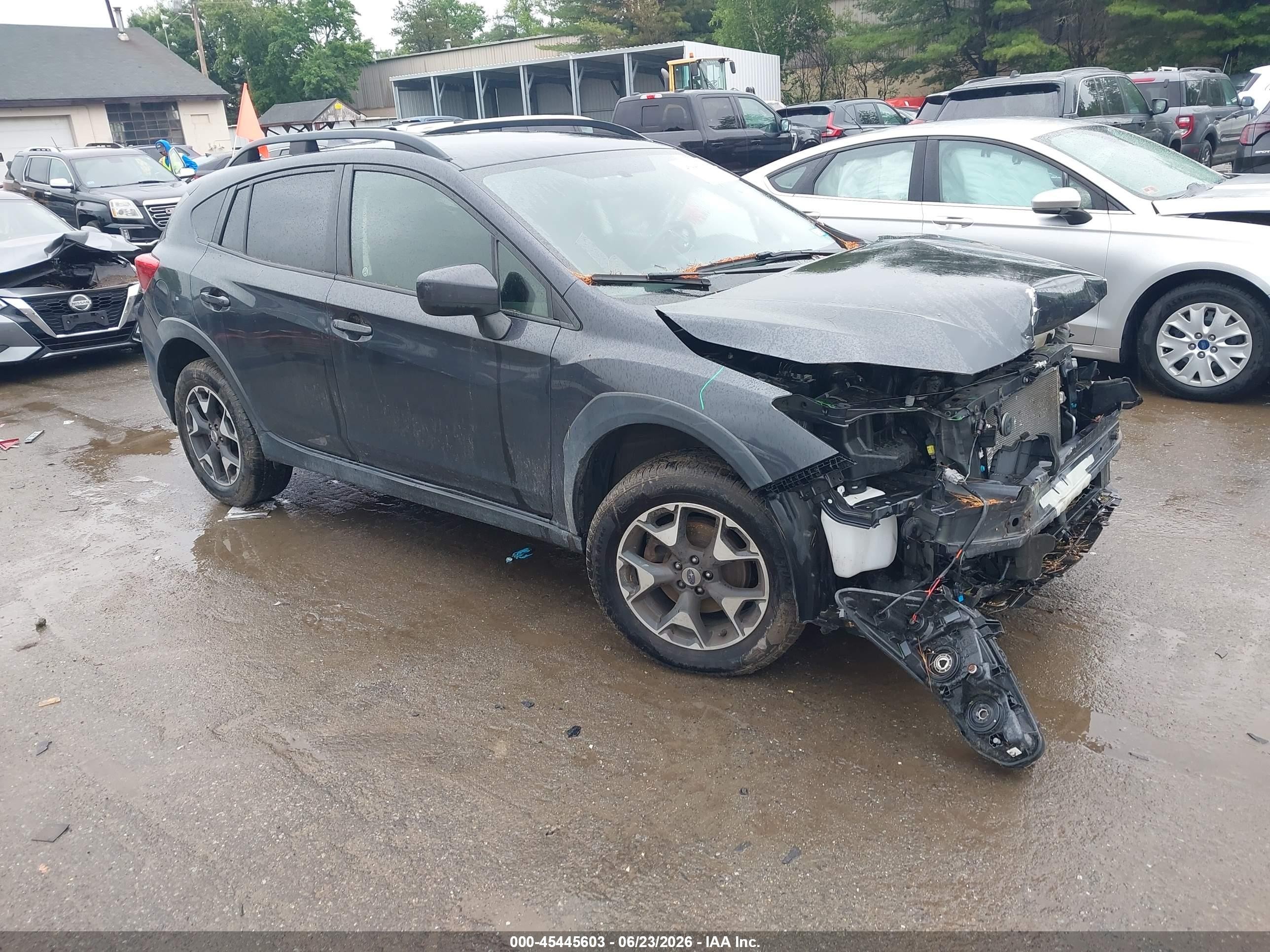 2018 Subaru Crosstrek Premium, VIN JF2GTABC2J8341486 — Front end