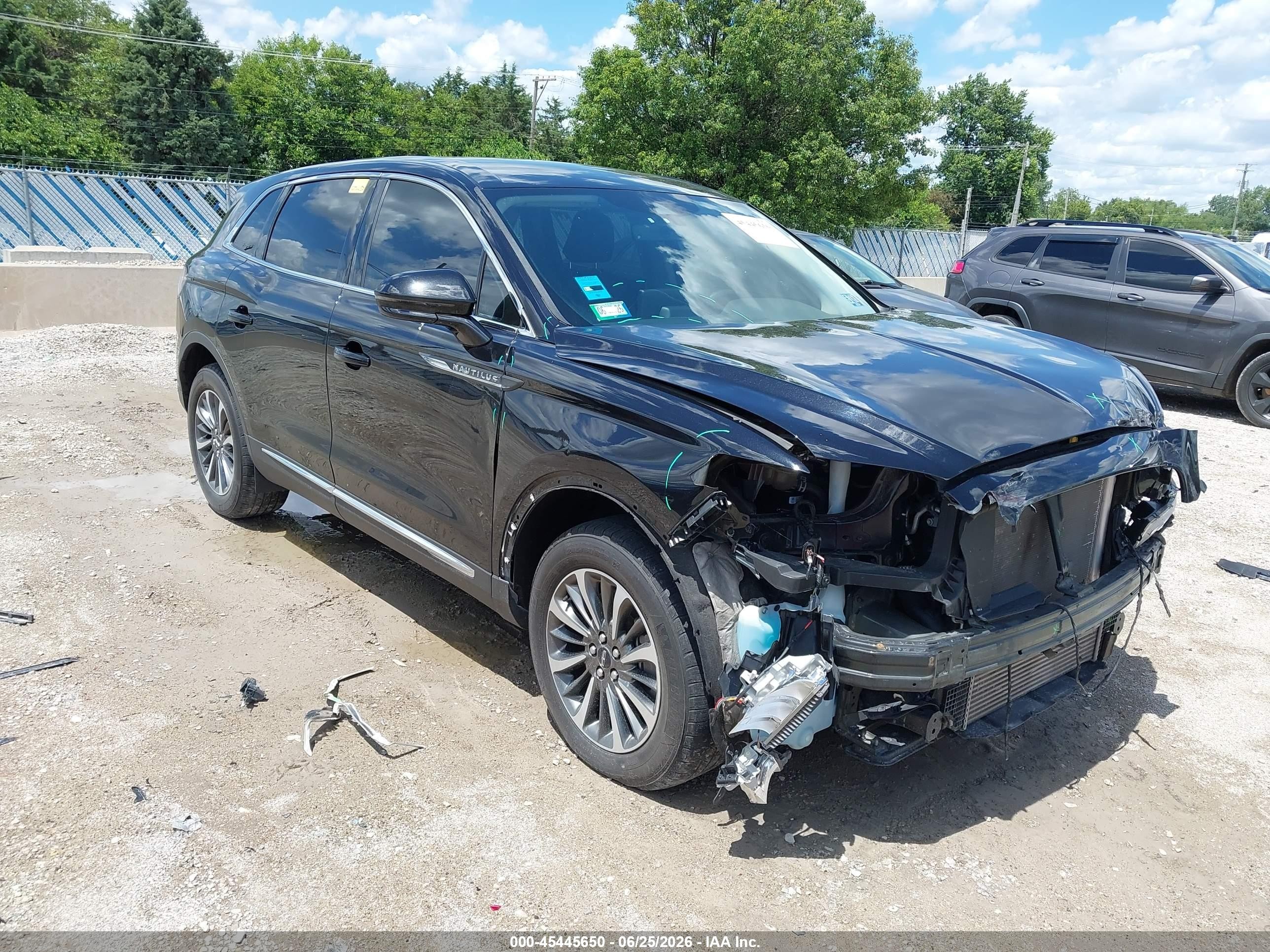 2023 Lincoln Nautilus Standard, VIN 2LMPJ6J93PBL05691 — Front end