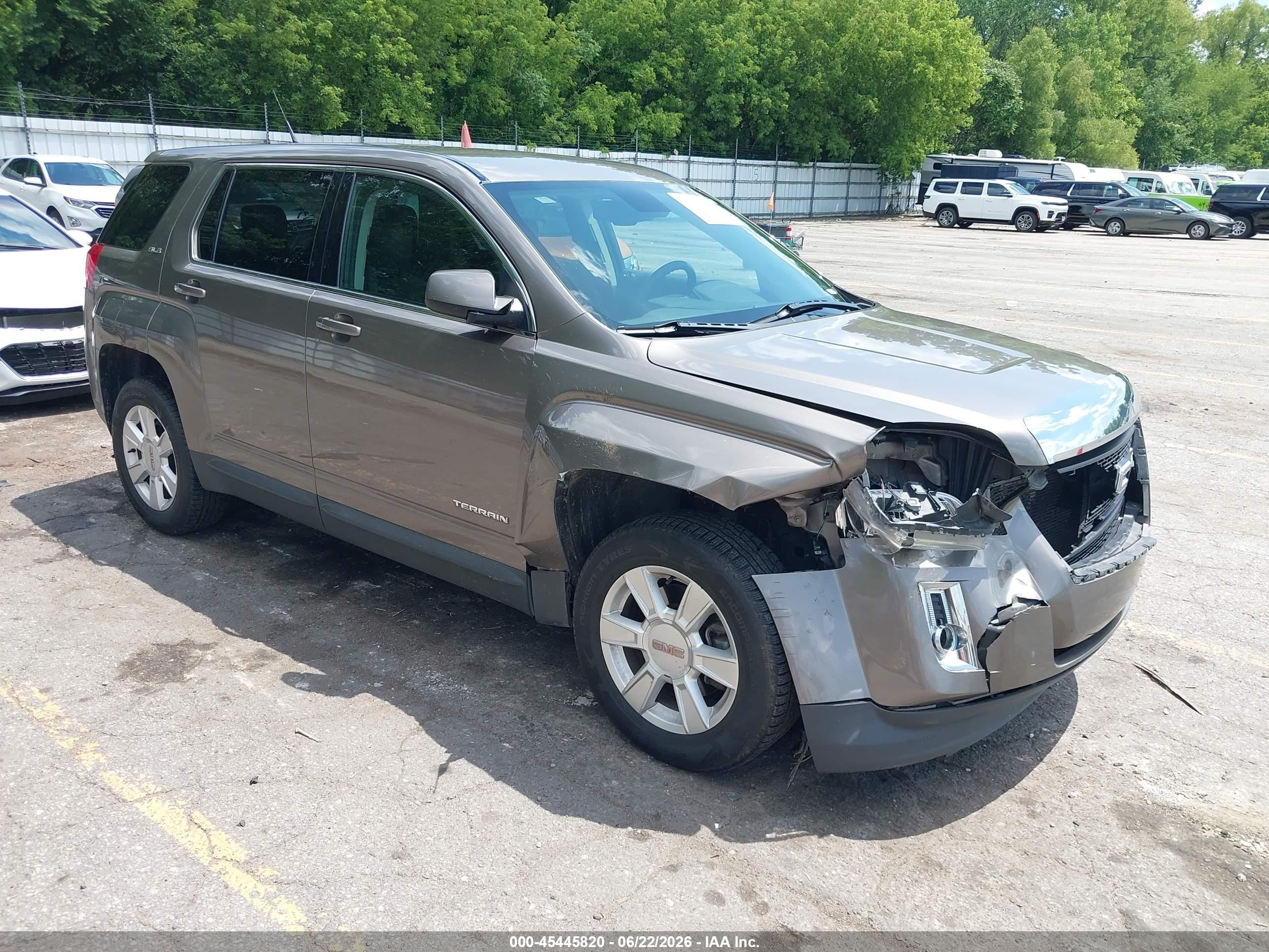 2012 GMC Terrain SLE-1, VIN 2GKALMEK0C6395682 — Front end