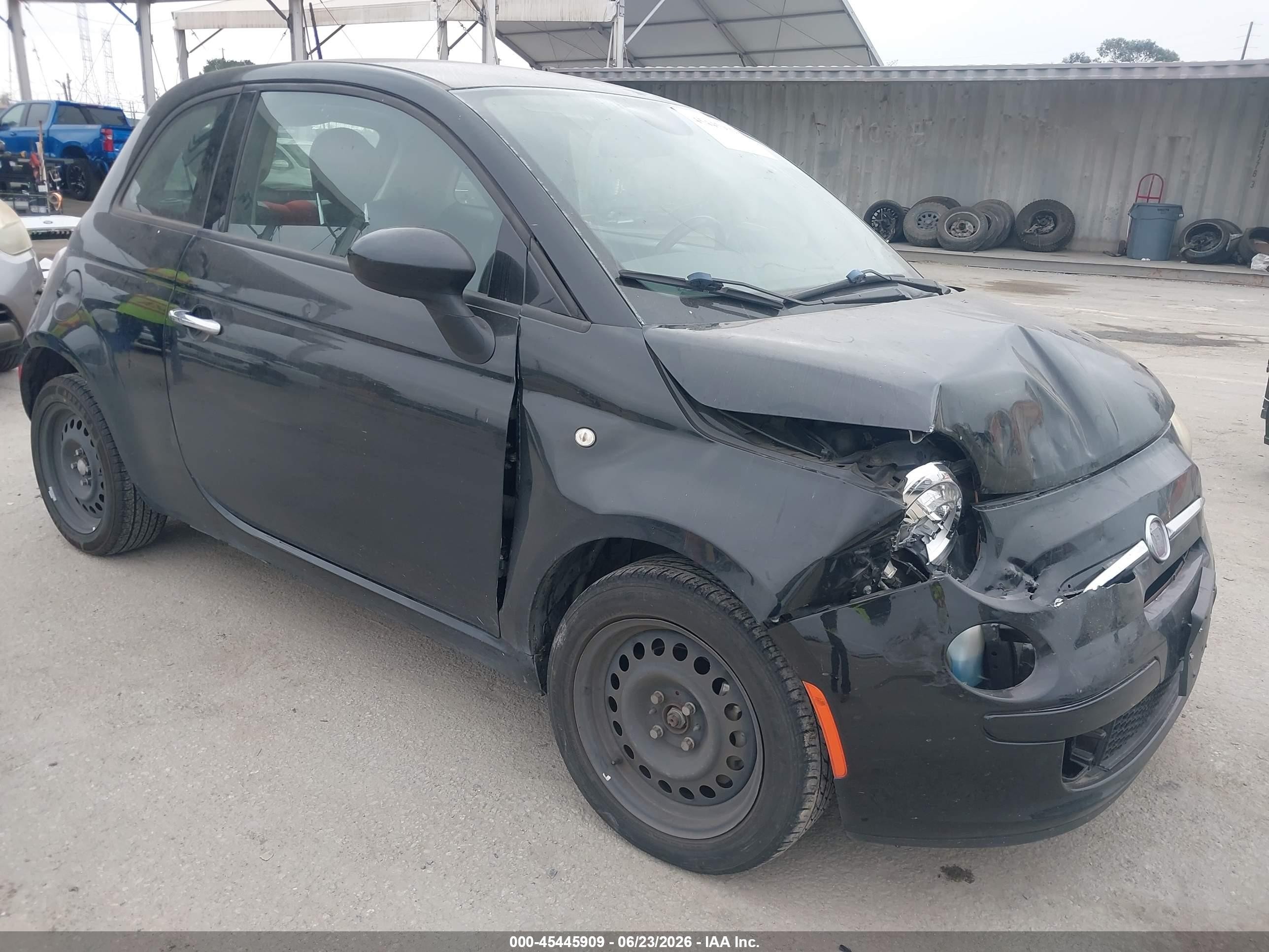 2015 FIAT 500 Pop, VIN 3C3CFFAR0FT550276 — Front end