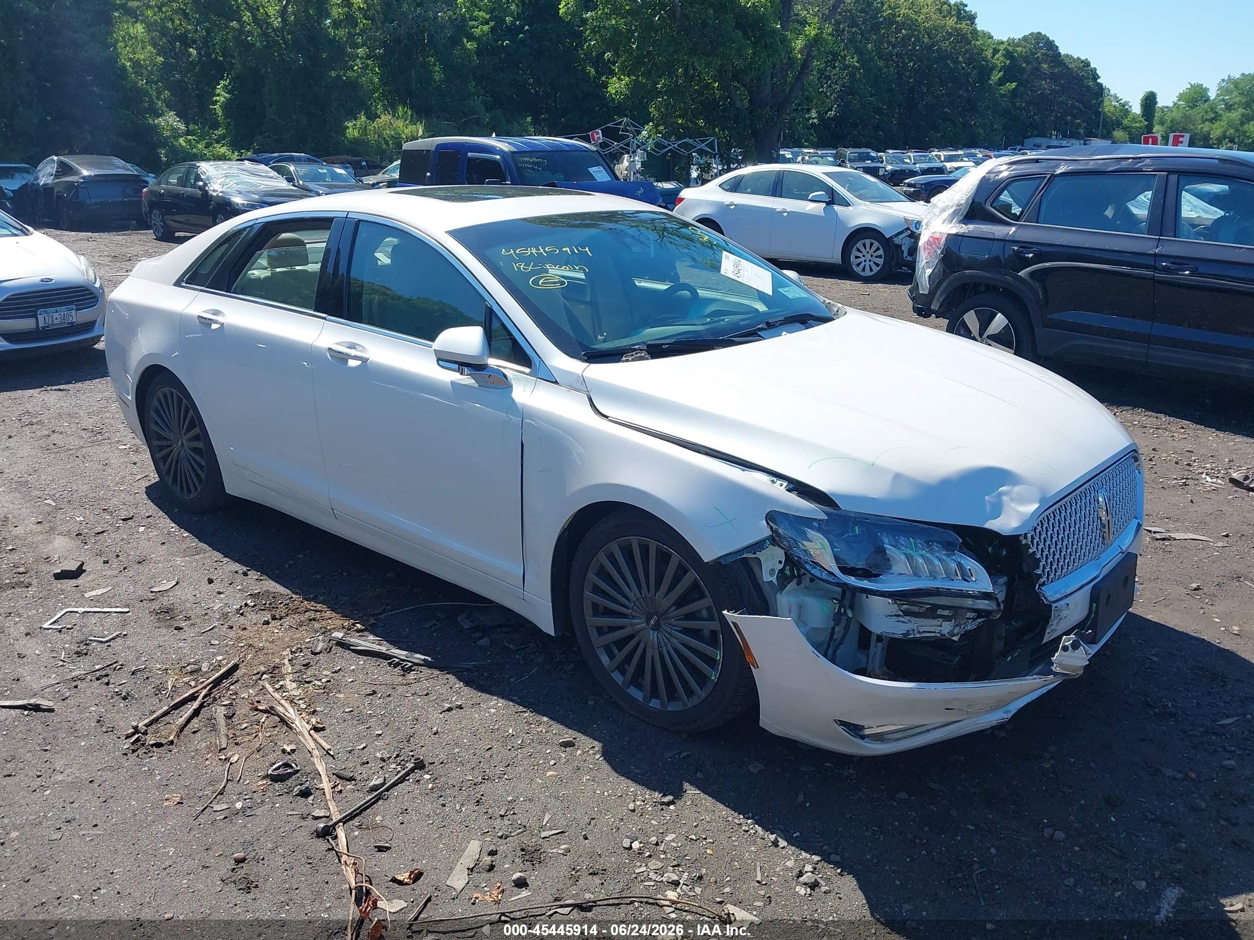 2018 Lincoln MKZ Reserve, VIN 3LN6L5F95JR614124 — Front end