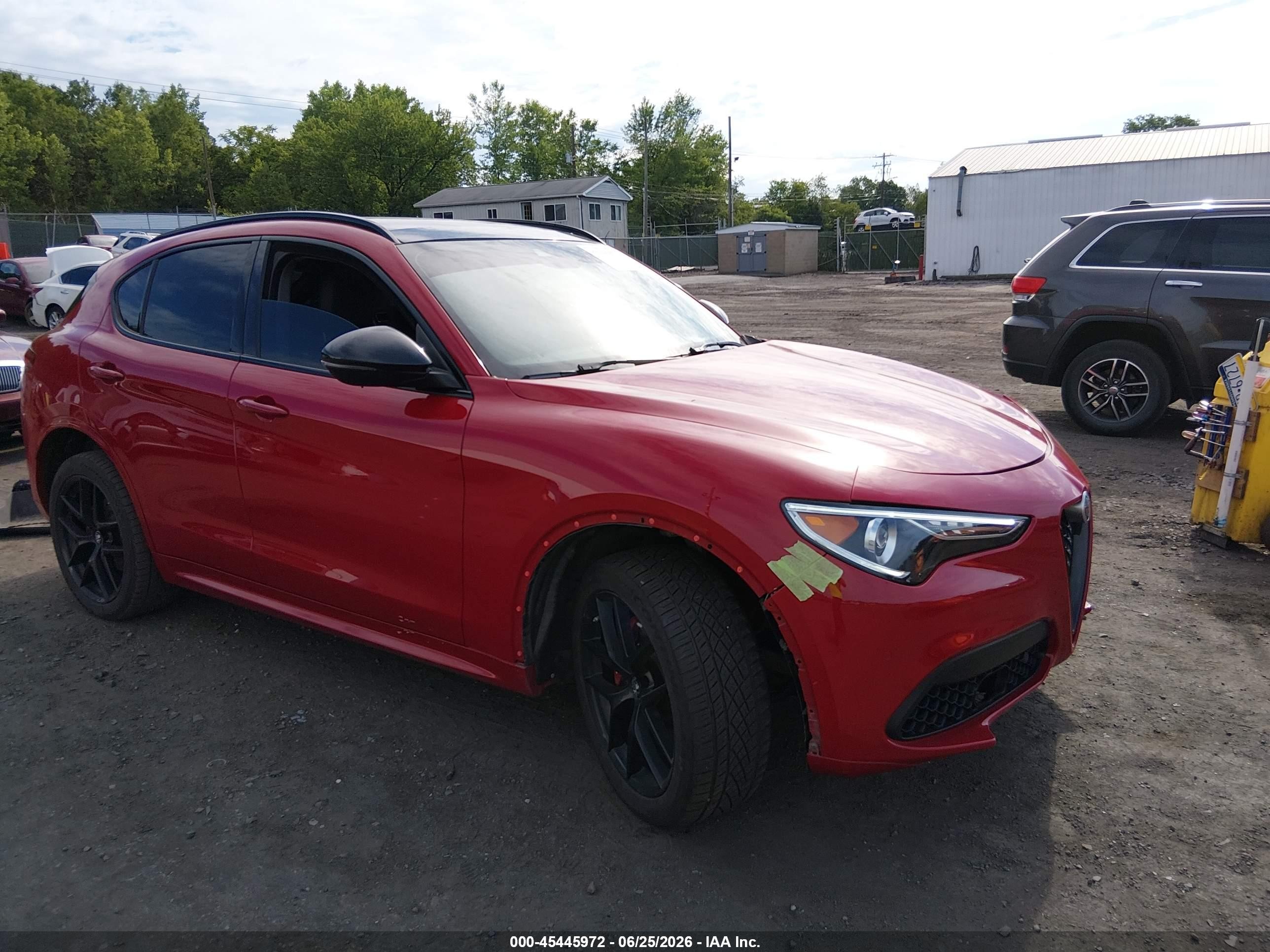 2020 Alfa Romeo Stelvio, VIN ZASPAKANXL7C75525 — Front end