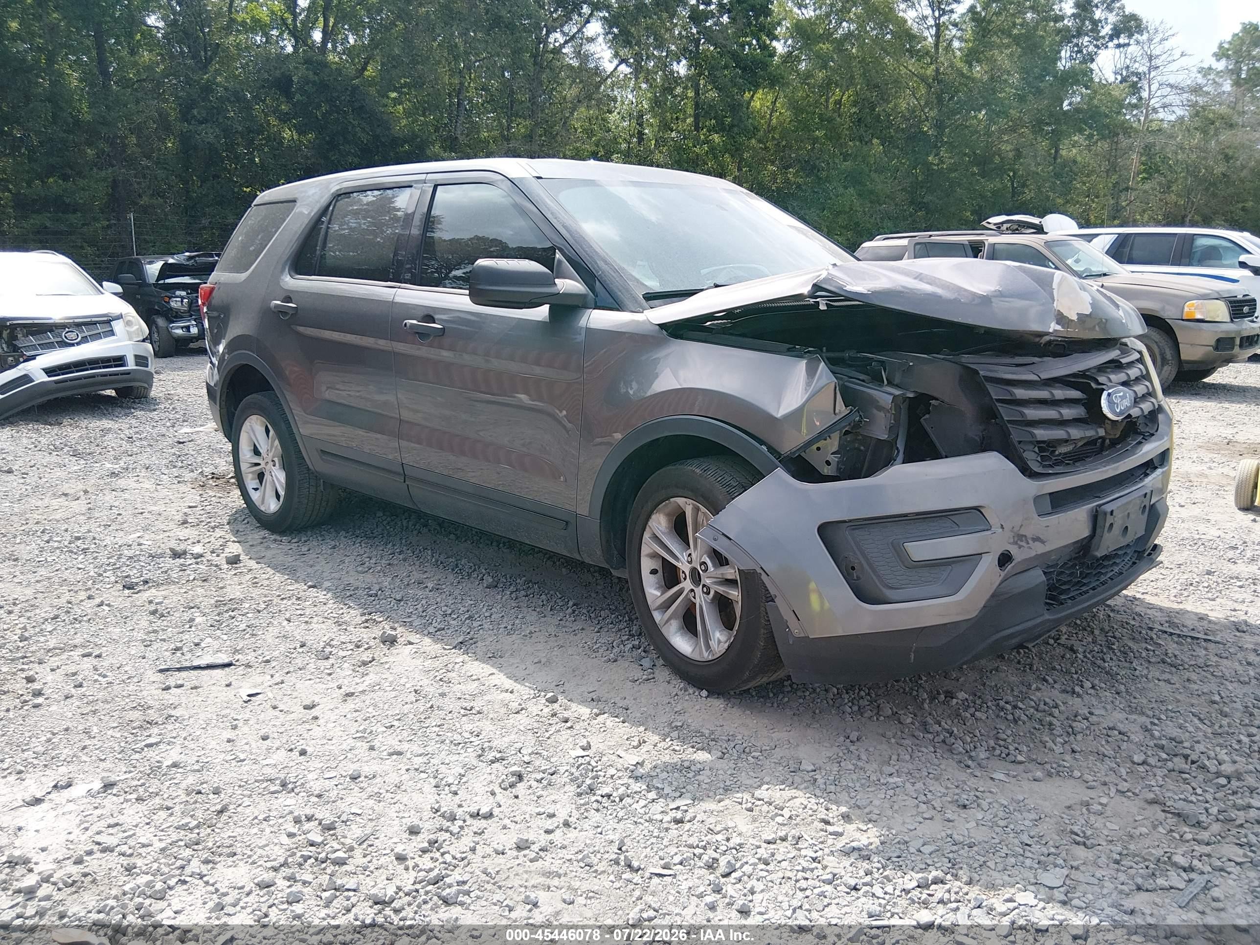 2016 Ford Police Interceptor Utility, VIN 1FM5K8AR8GGC07650 — Перед