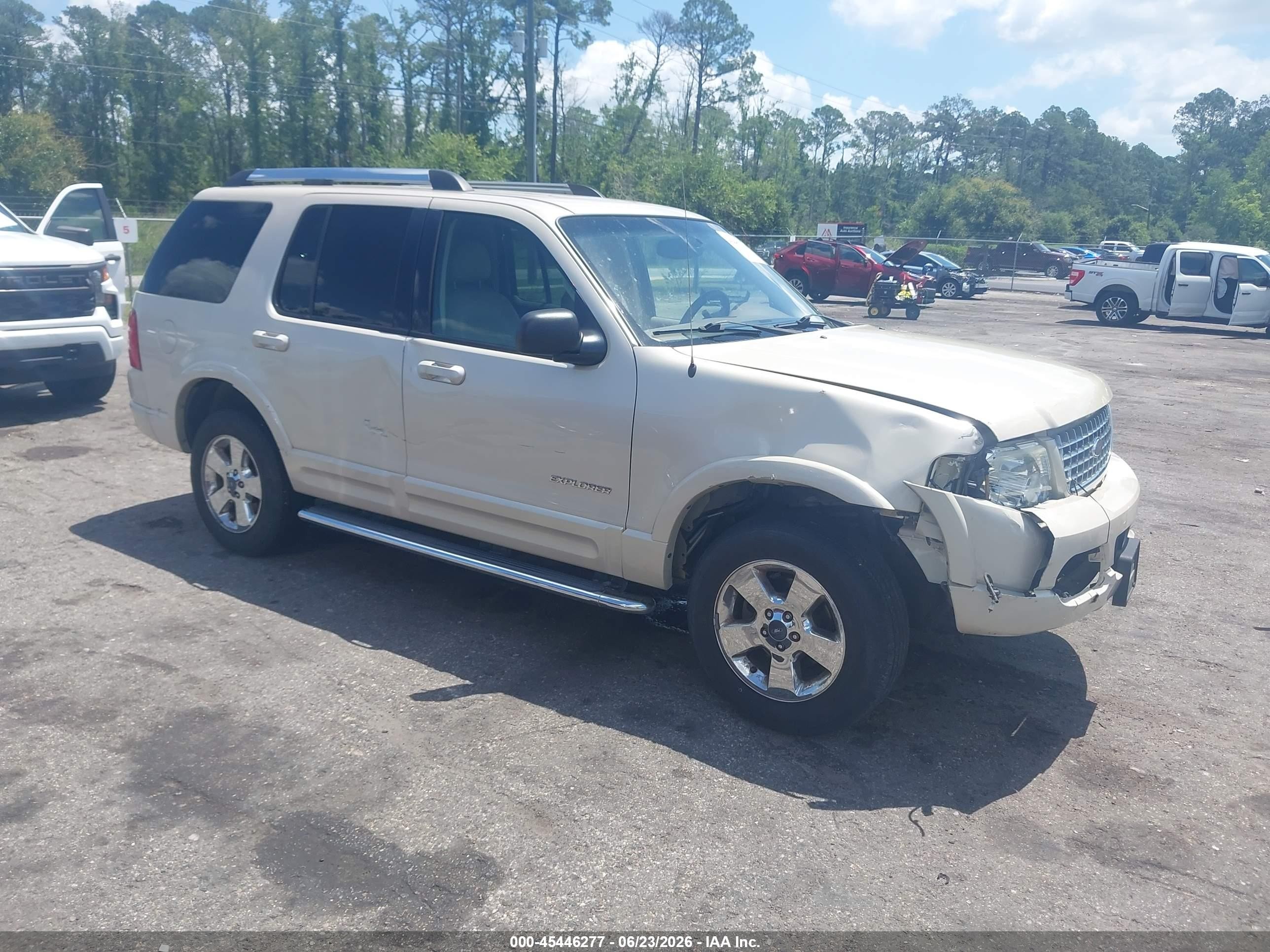 2005 Ford Explorer Limited, VIN 1FMDU75WX5ZA26065 — Бок