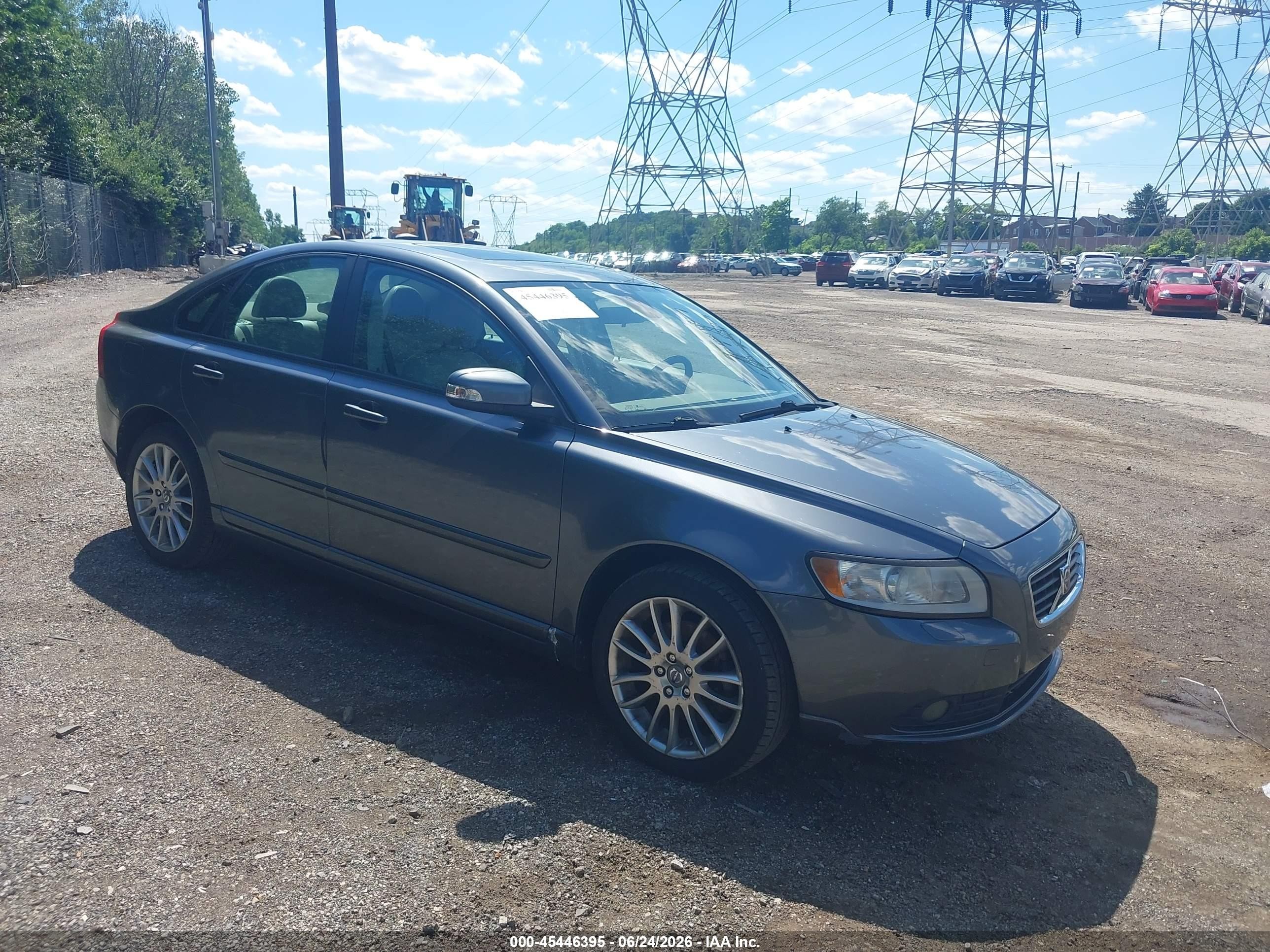 2010 Volvo S40, VIN YV1382MS5A2501852 — Not stated