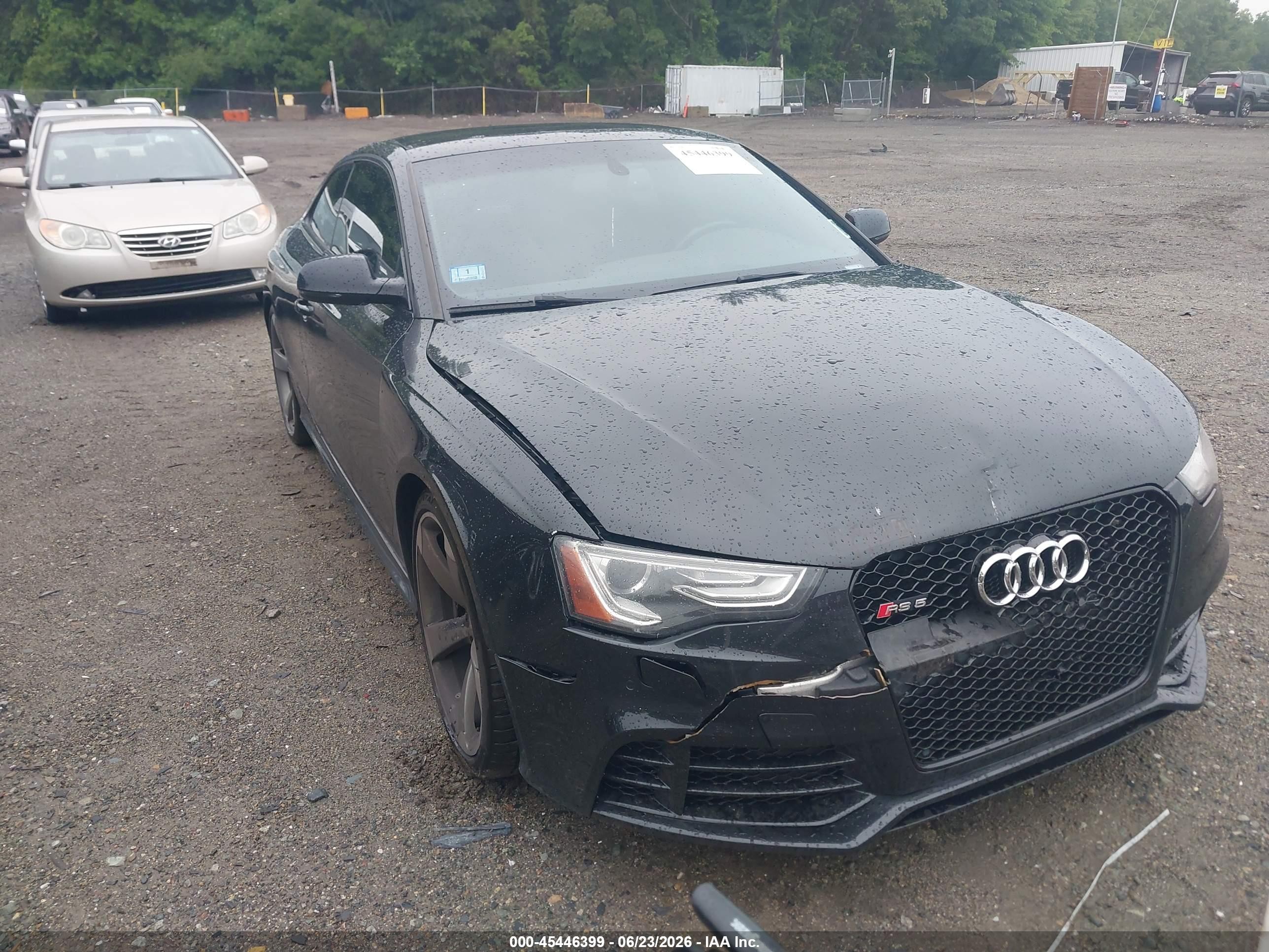 2014 Audi RS 5, VIN WUAC6AFR8EA901225 — Front end