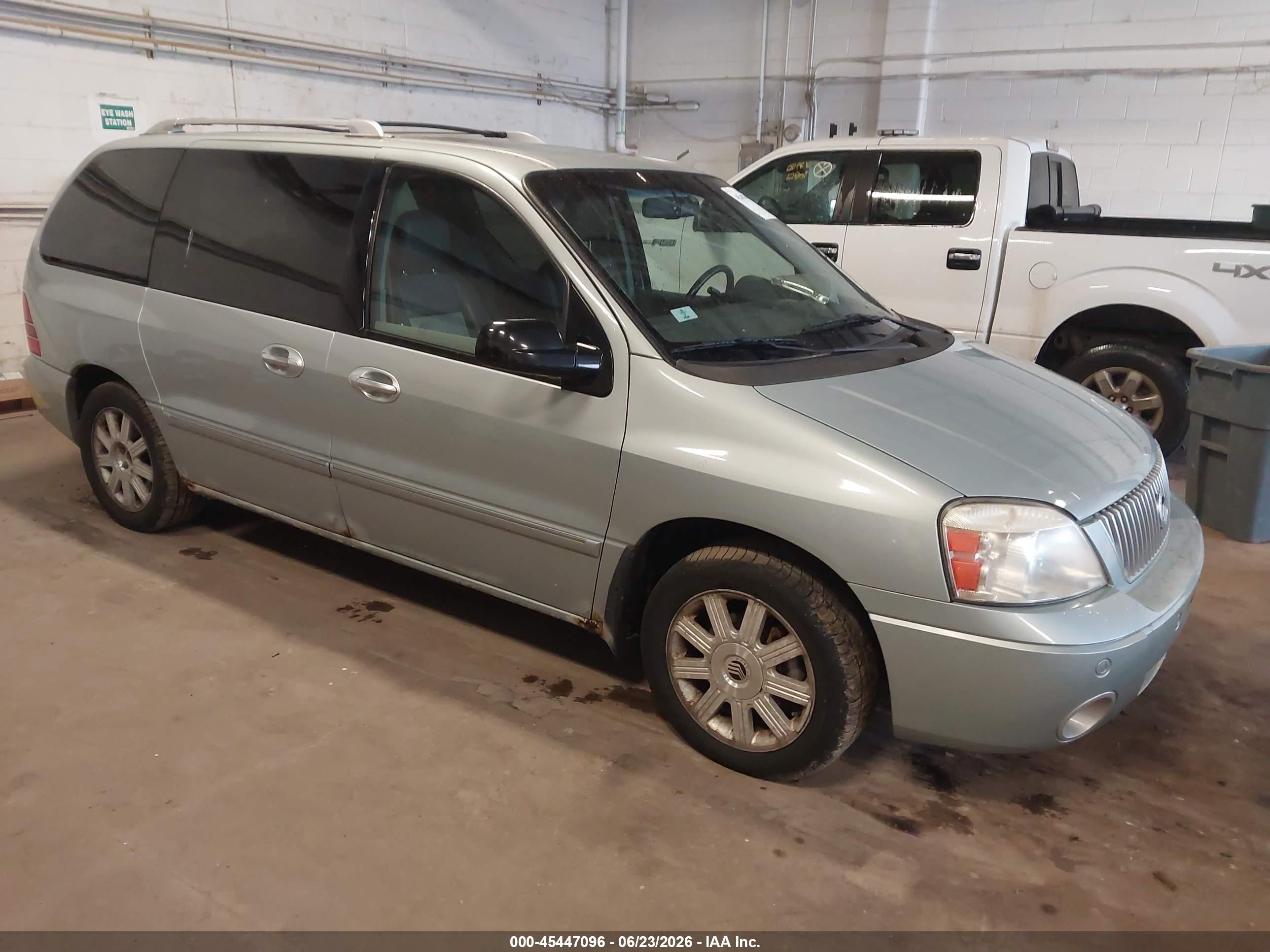 2006 Mercury Monterey Luxury, VIN 2MRDA222X6BJ02161 — Normal wear