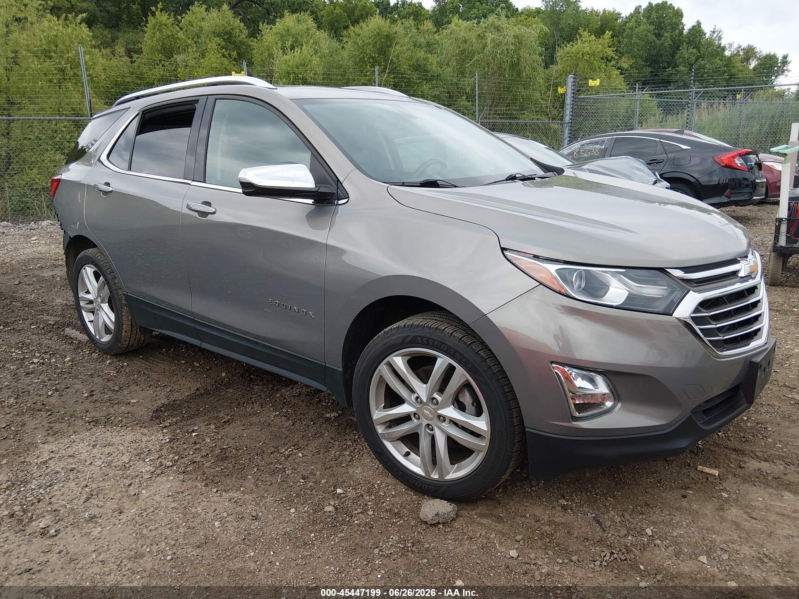 2019 Chevrolet Equinox Premier, VIN 3GNAXYEX0KS585279 — Зад