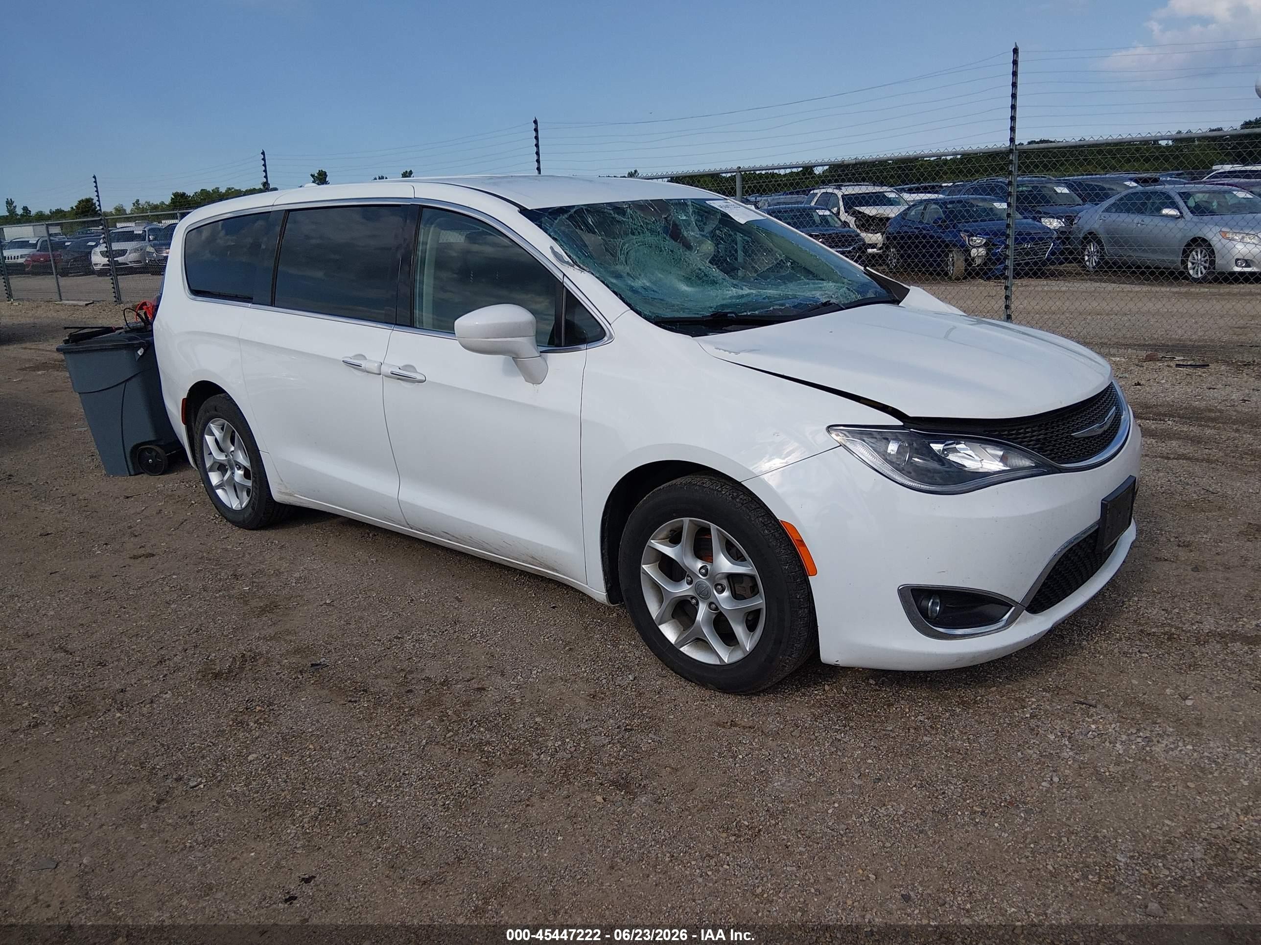 2018 Chrysler Pacifica Touring Plus, VIN 2C4RC1FG7JR125755 — Storm