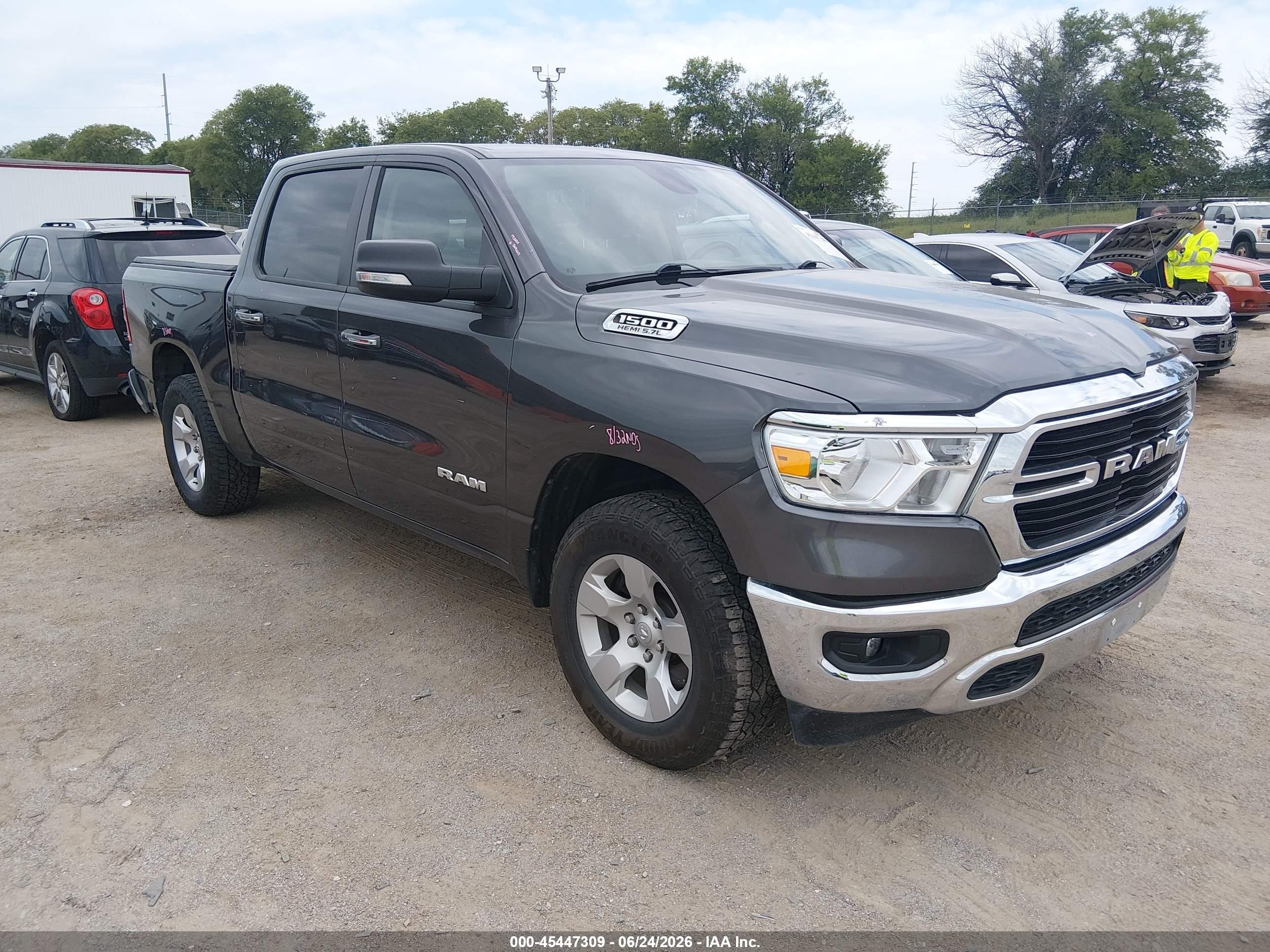 2019 Ram 1500 Big Horn, VIN 1C6SRFFT9KN646041 — Зад