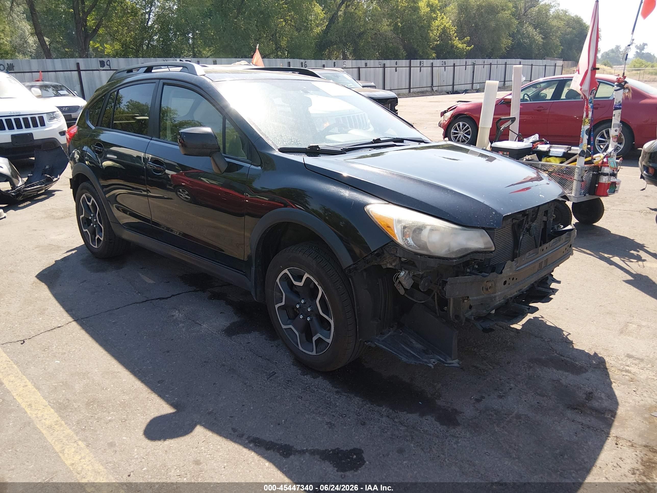 2014 Subaru Crosstrek Premium, VIN JF2GPACCXE8285631 — Перед