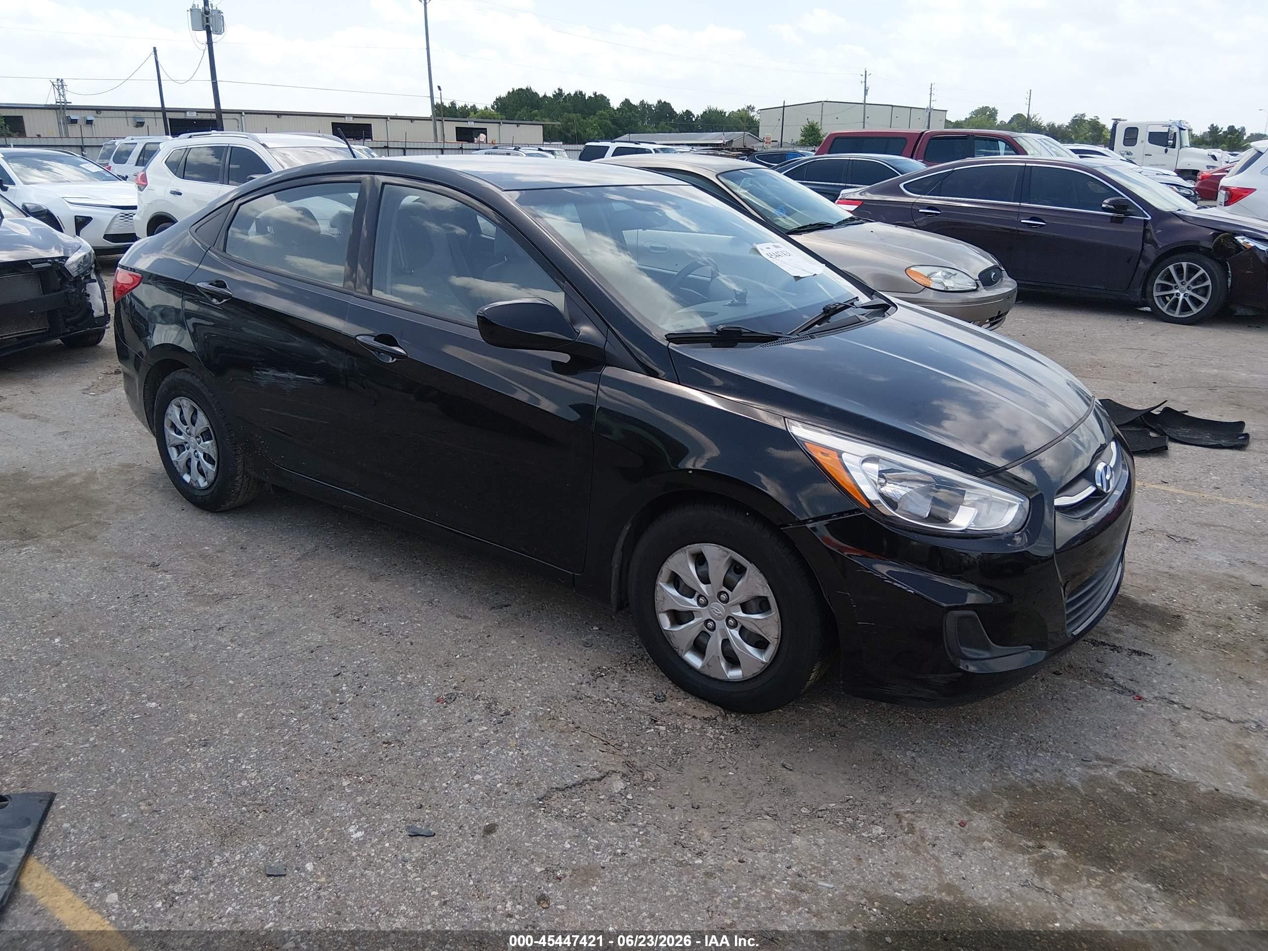 2015 Hyundai Accent GLS, VIN KMHCT4AE2FU920179 — Перед