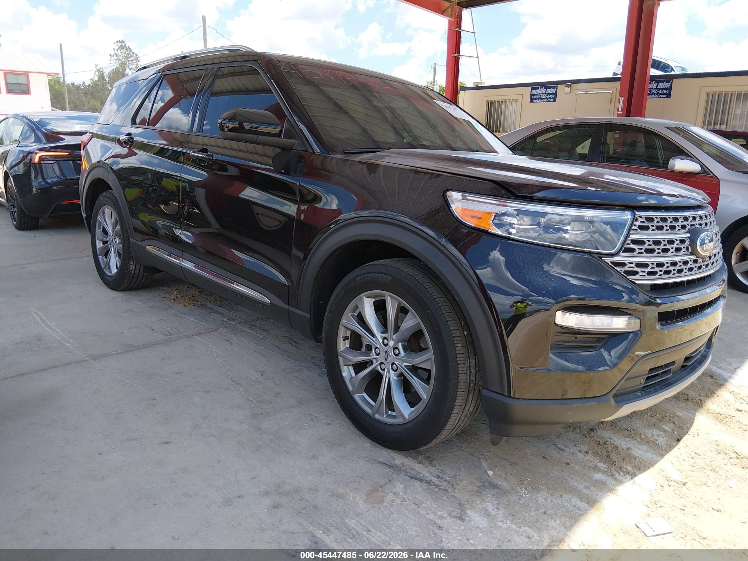 2024 Ford Explorer Limited, VIN 1FMSK7FH7RGA02854 — Бок