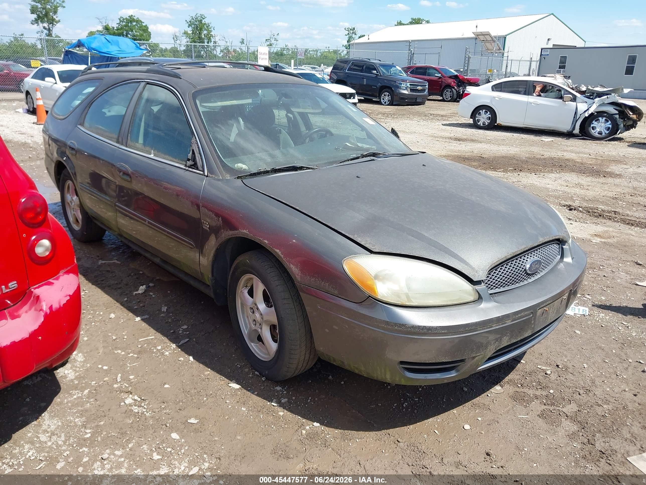 2004 Ford Taurus SE Standard, VIN 1FAHP58S94A118118 — Normal wear