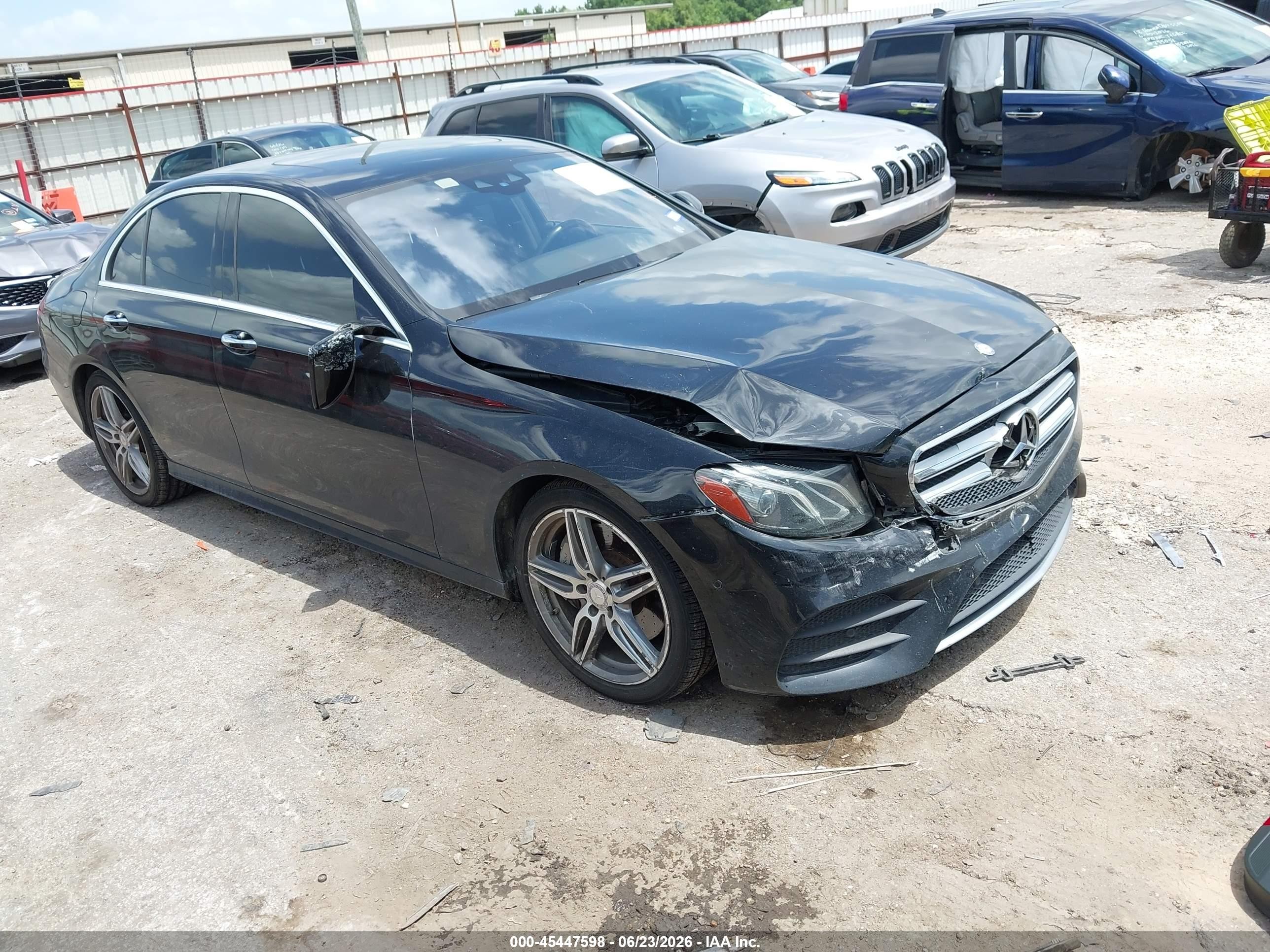 2017 Mercedes-Benz E 300 Luxury, VIN WDDZF4JB5HA039580 — Front end