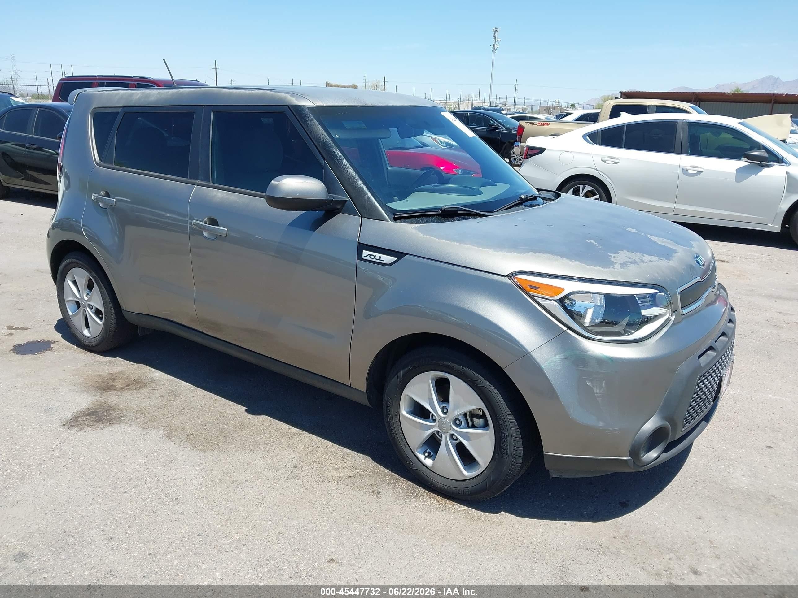 2015 Kia Soul, VIN KNDJN2A24F7156138 — Side