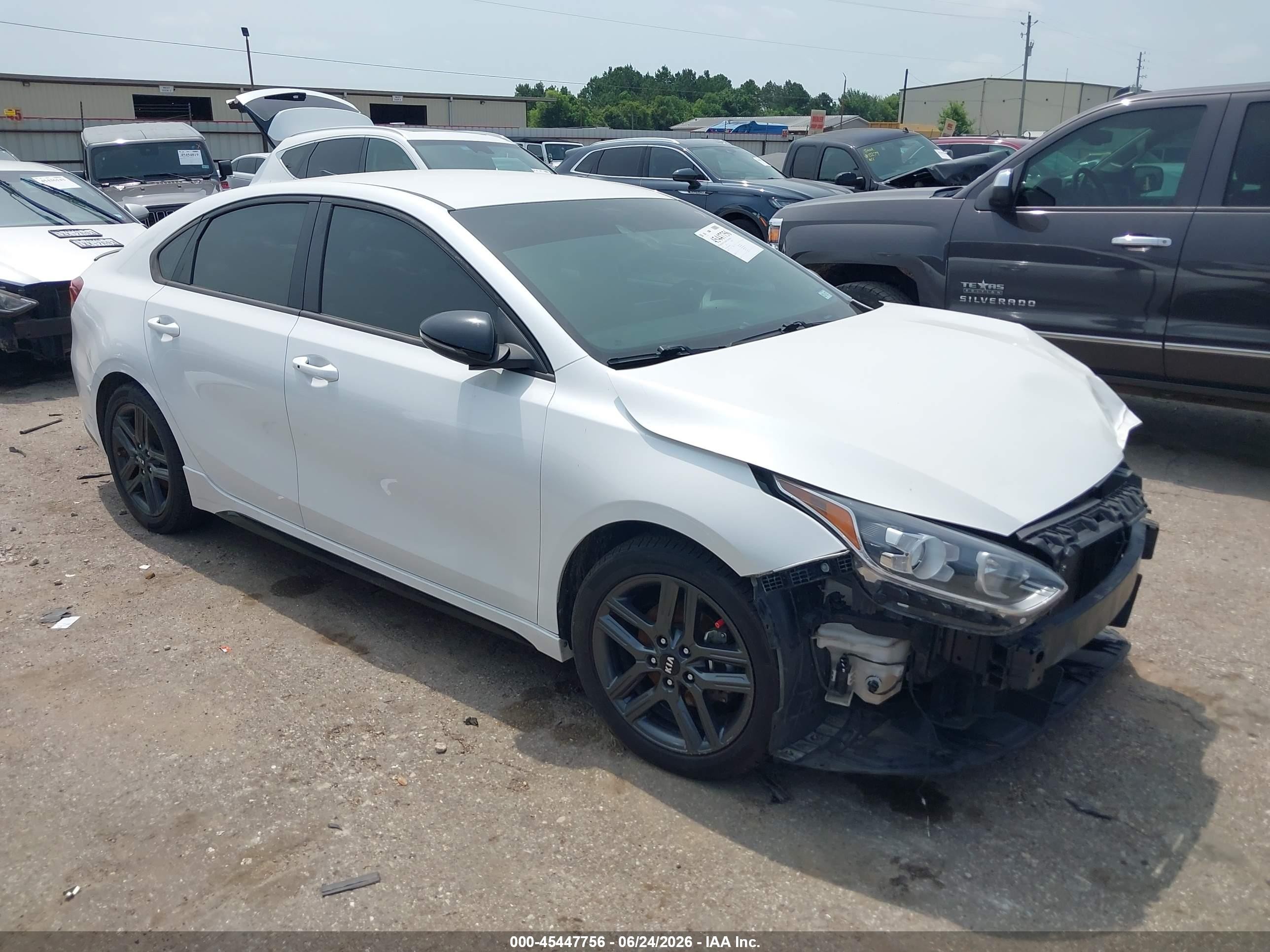 2021 Kia Forte GT-Line, VIN 3KPF34ADXME298404 — Front end