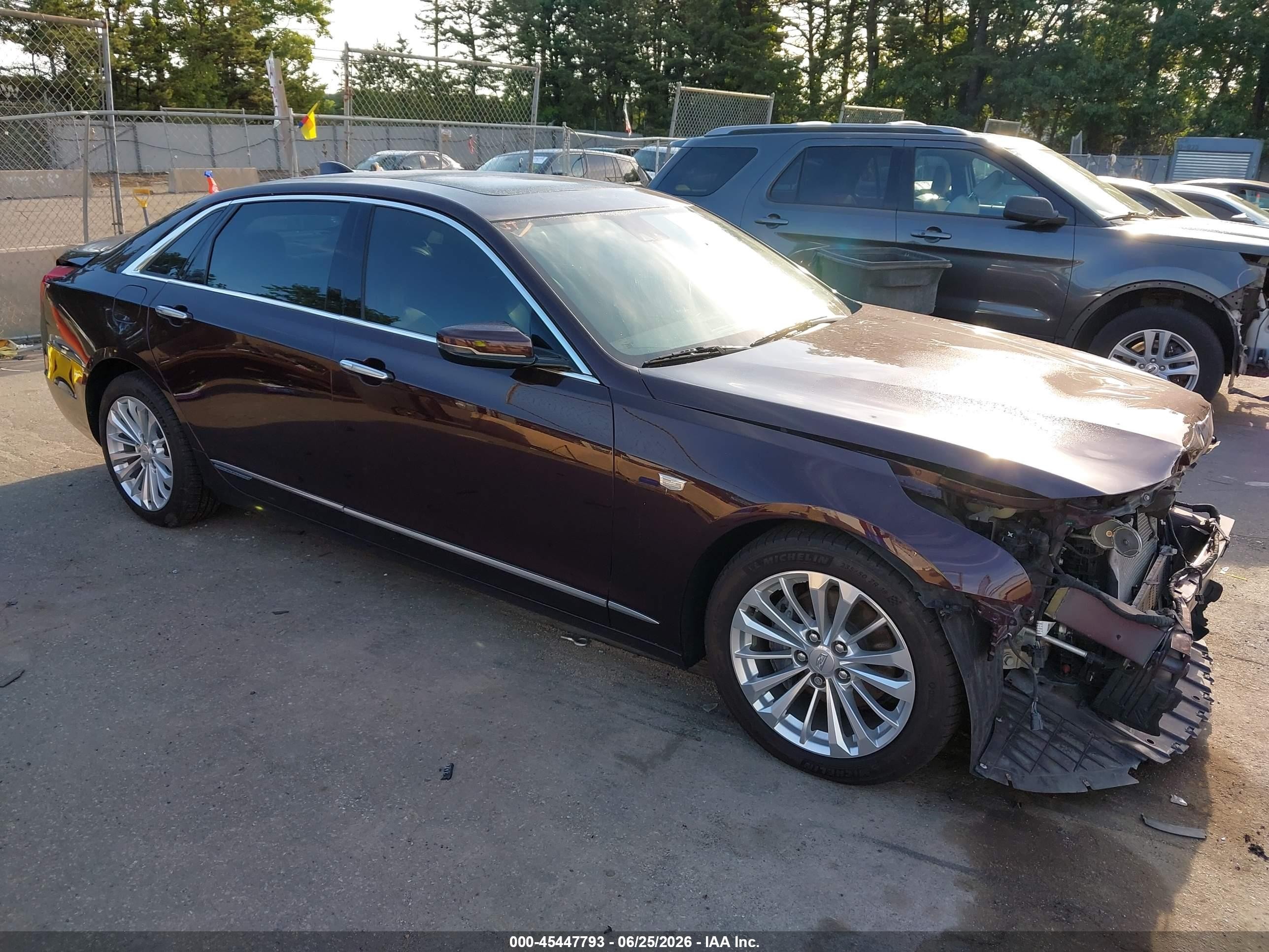 2017 Cadillac CT6 Plug-In RWD, VIN LREKK5RX2HA055699 — Front end